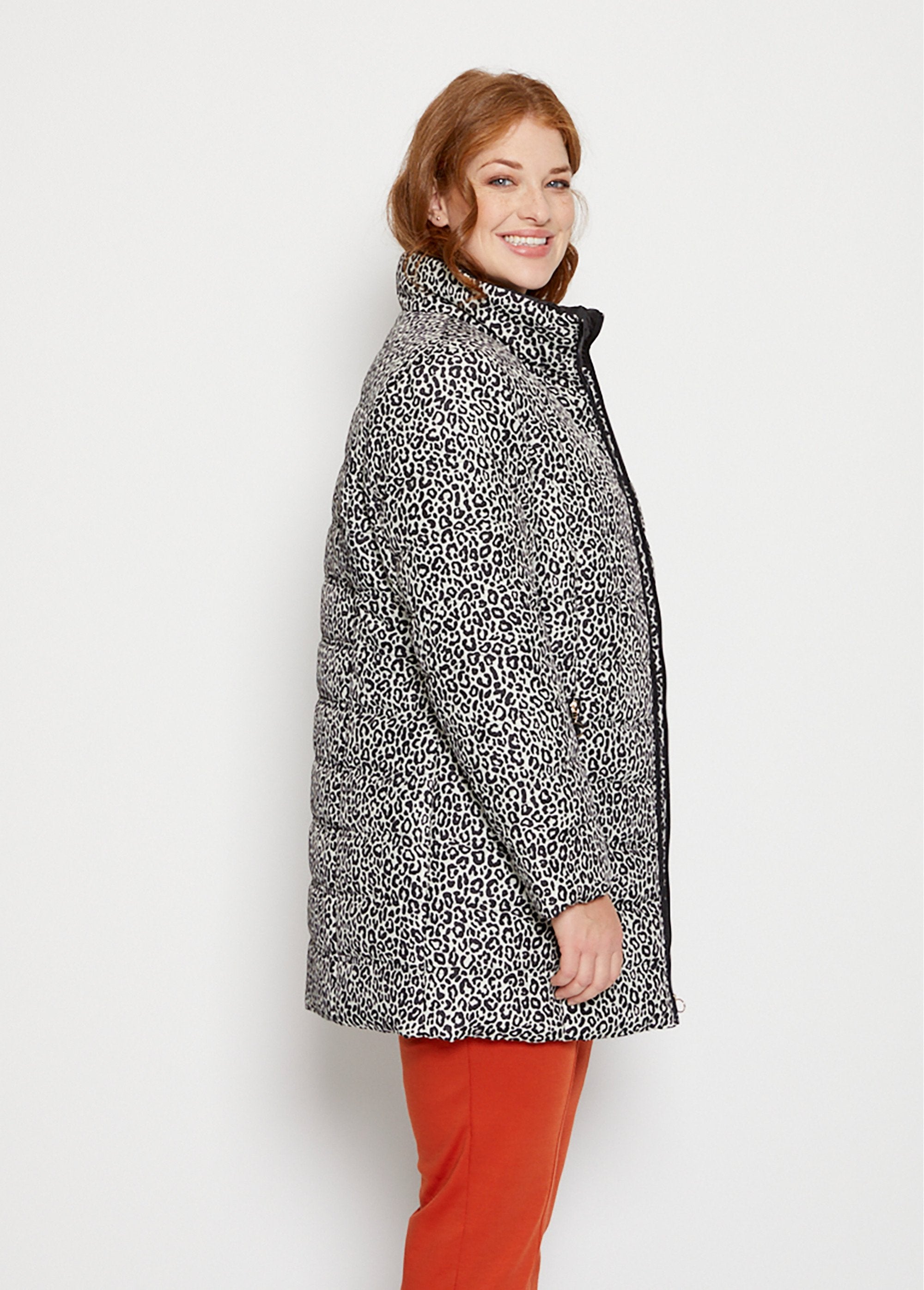 Parka_acolchoada_com_estampa_de_leopardo_Naturel_et_noir_DR1_curvy