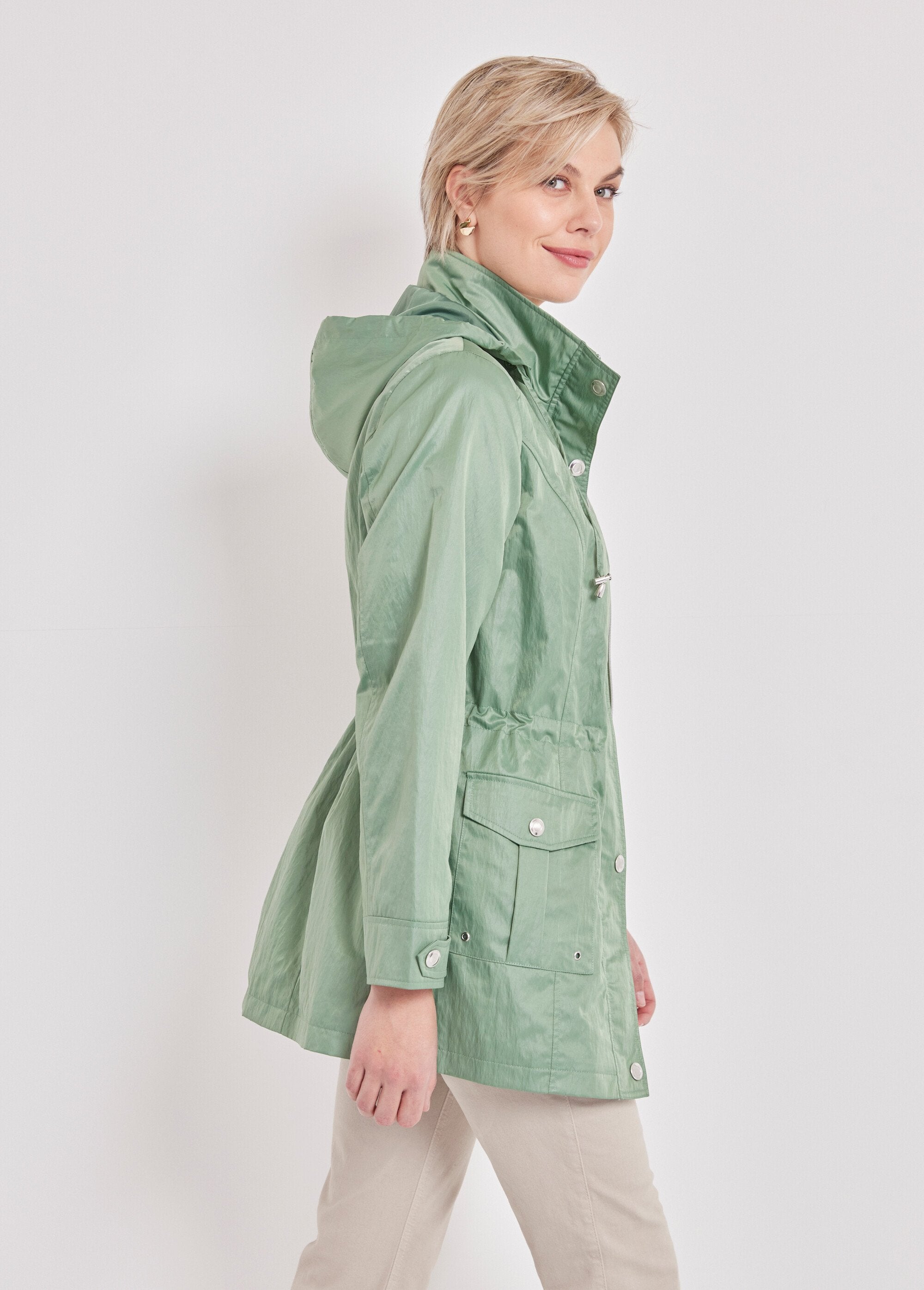 Parka_com_zíper_e_botões_de_pressão_Amêndoa_verde_DR1_slim