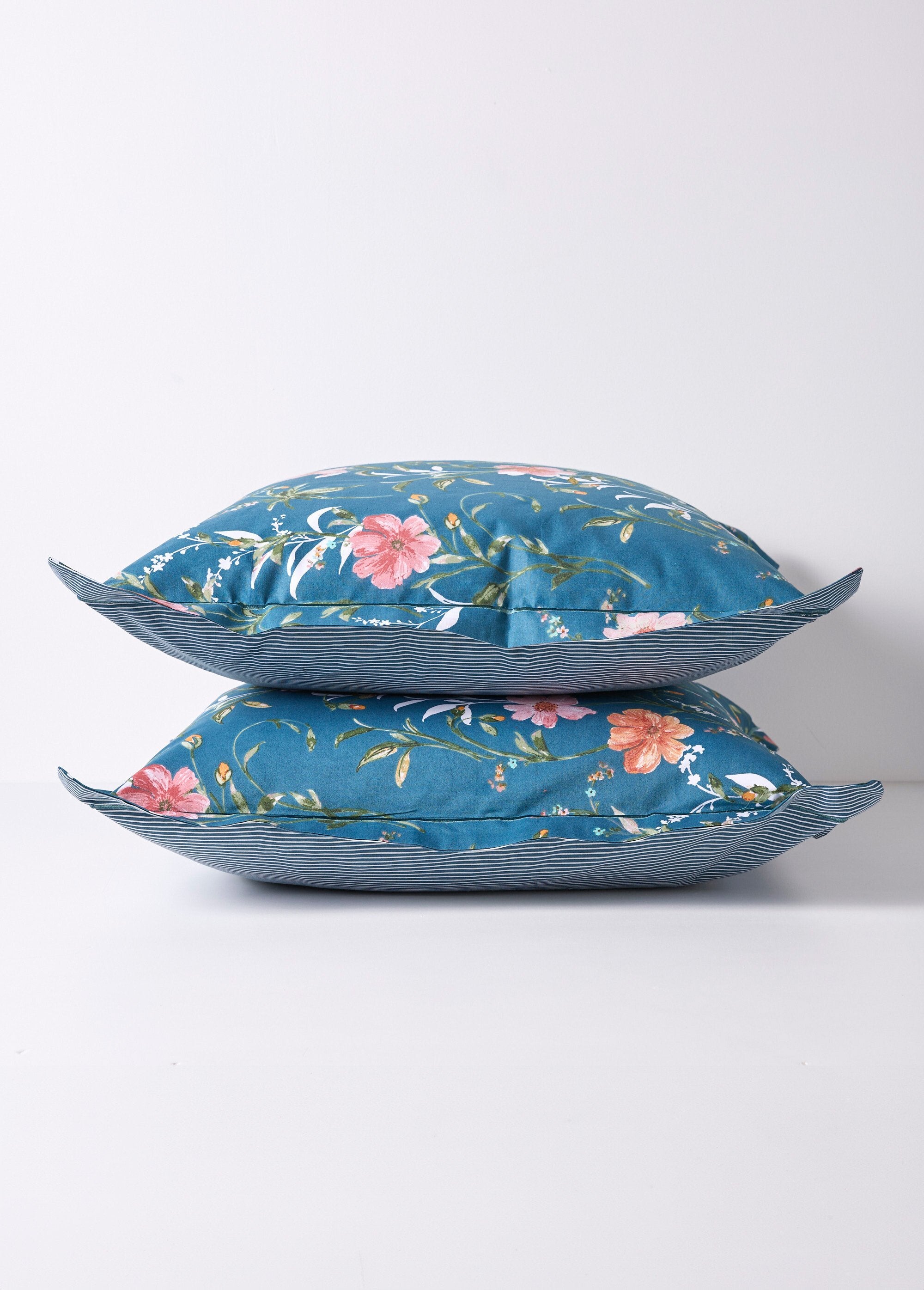 Conjunto_de_cama_de_3_peças_com_capa_de_edredom,_floral_Imprime_bleu_DE1_slim