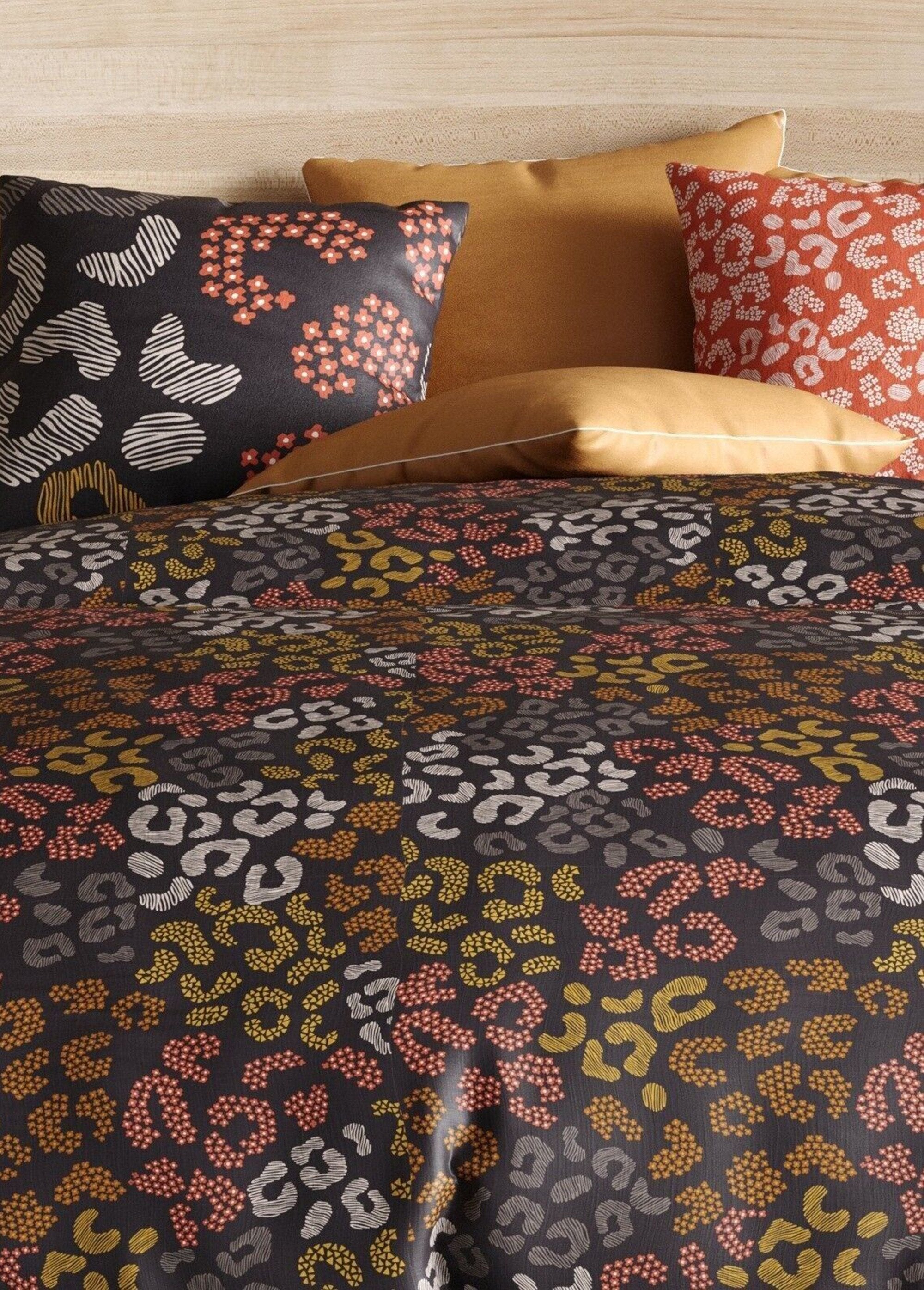 Parure_de_lit_couette_2_personnes_Onalia_Multico_DE1_slim