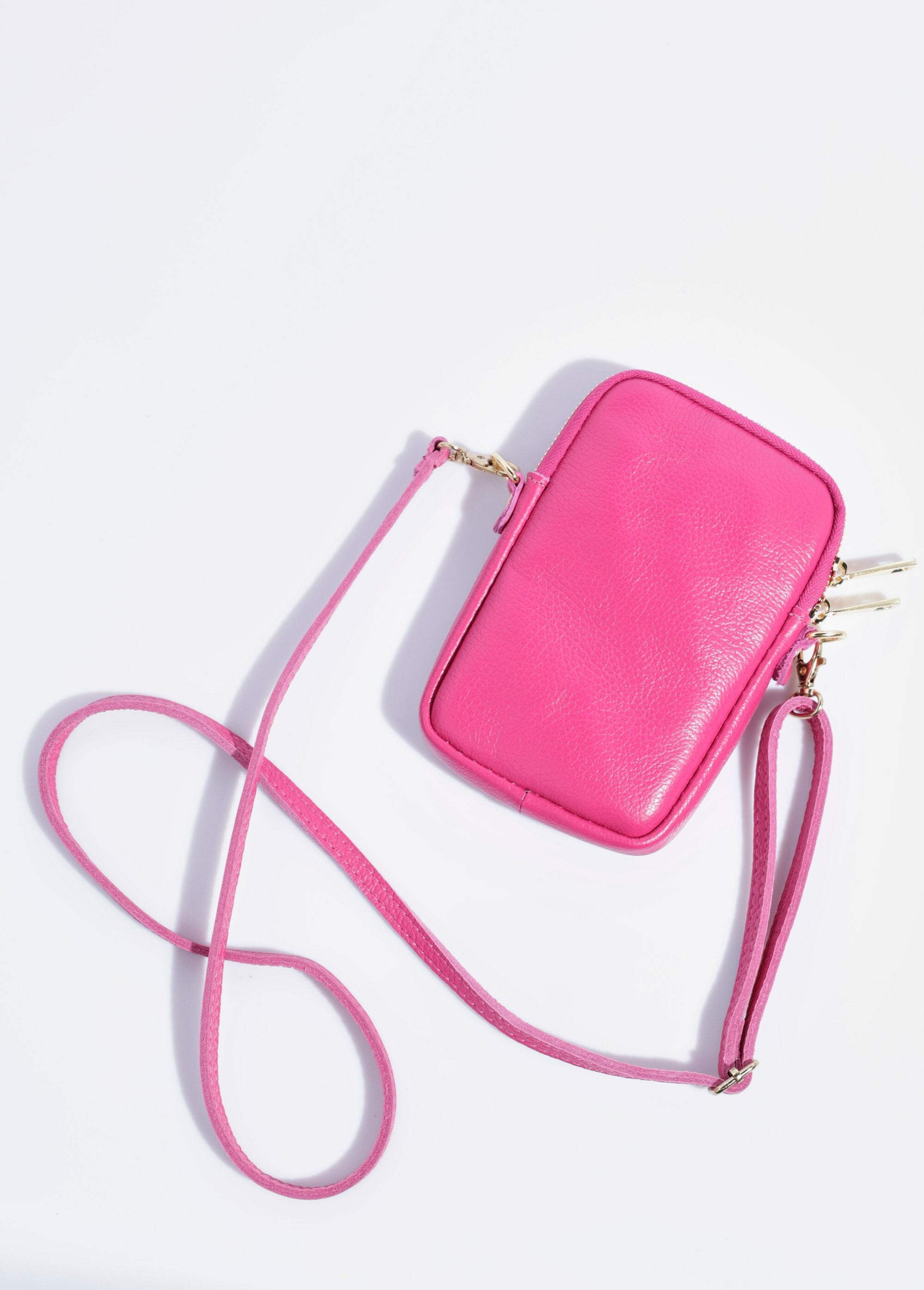 Pochette_téléphone_zippée_en_cuir_Magenta_DO1_slim