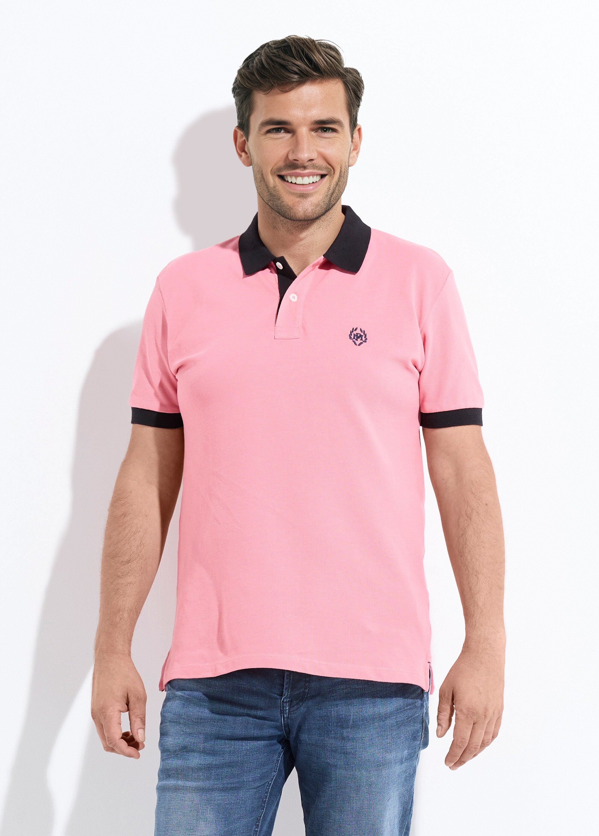 Camisa_polo_masculina_com_gola_e_mangas_contrastantes_Rose_clair_FA1_slim