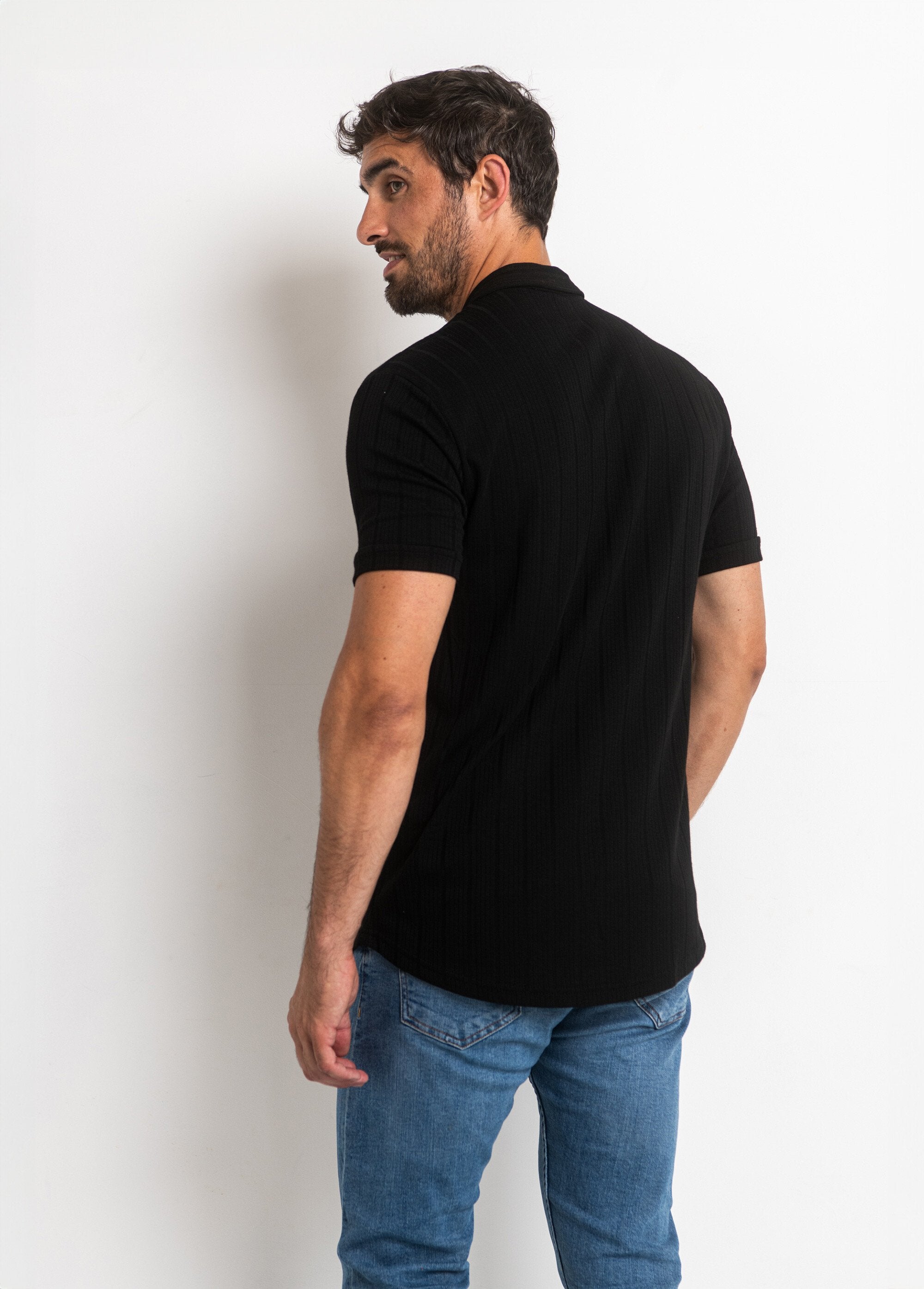 Camisa_polo_estilo_malha_canelada_Noir_DO1_slim