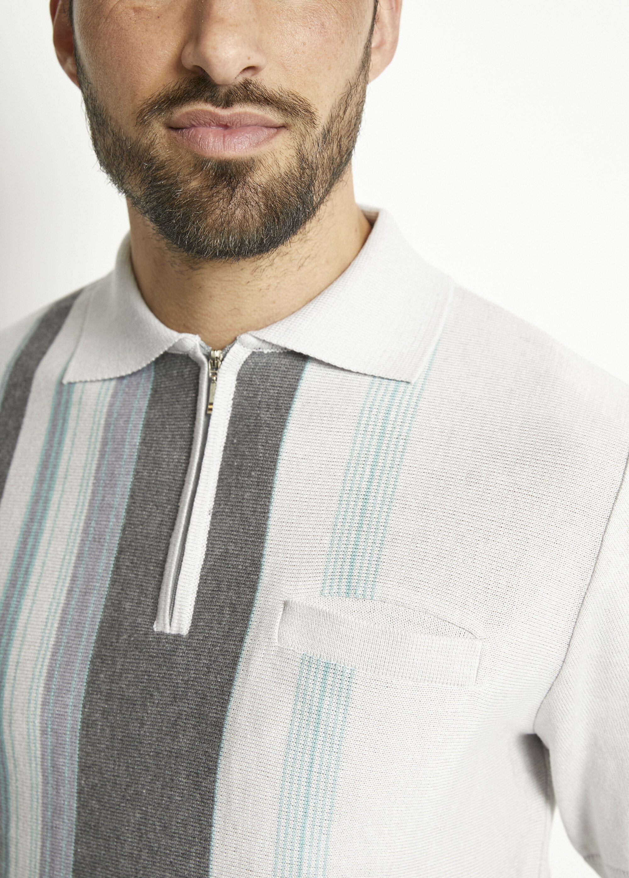 Camisa_polo_de_manga_curta_com_zíper_e_listras_jacquard_Gris_DE2_slim