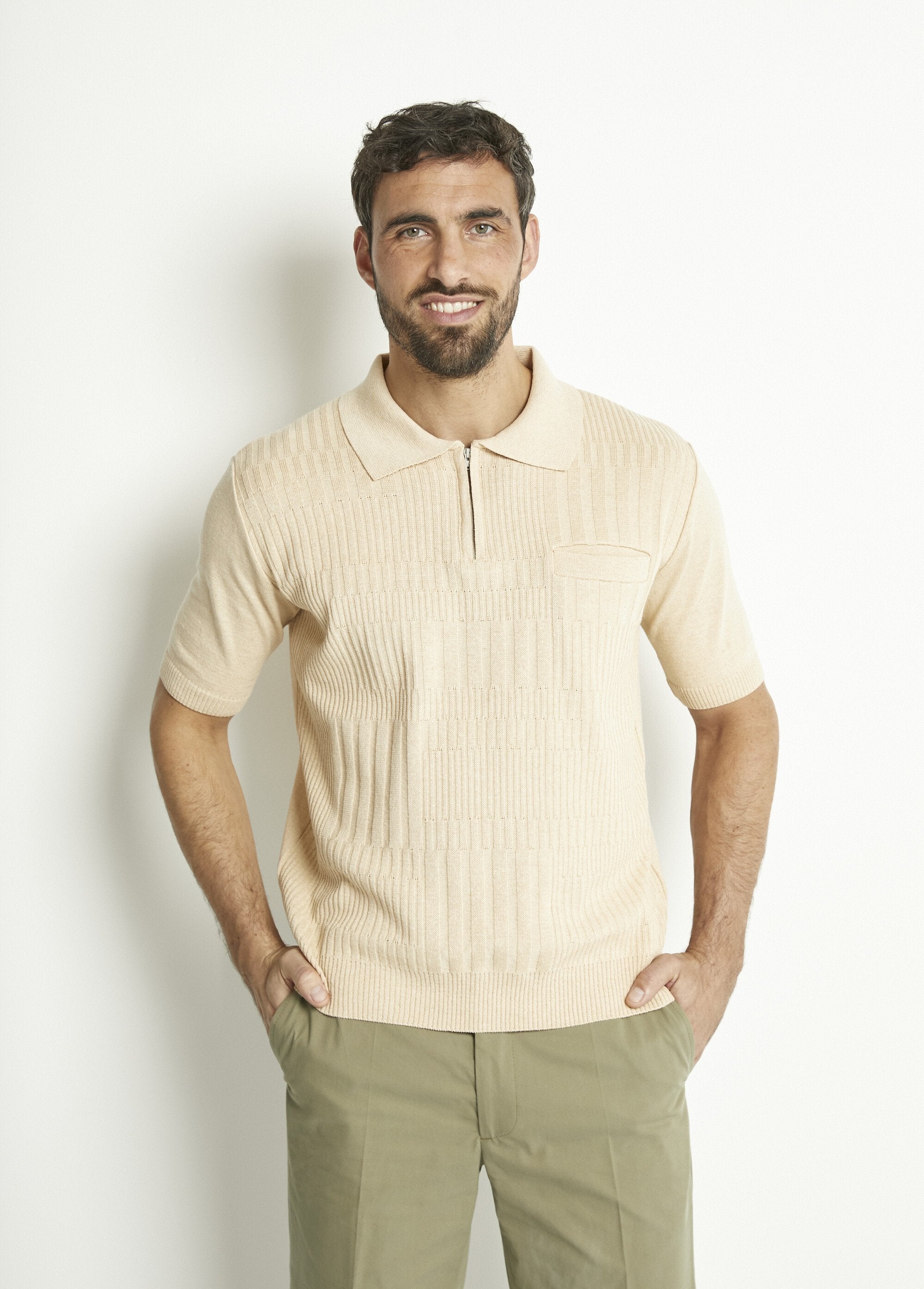 Camisa_polo_lisa_de_manga_curta_com_zíper_em_algodão_cardado_Beige_FA1_slim