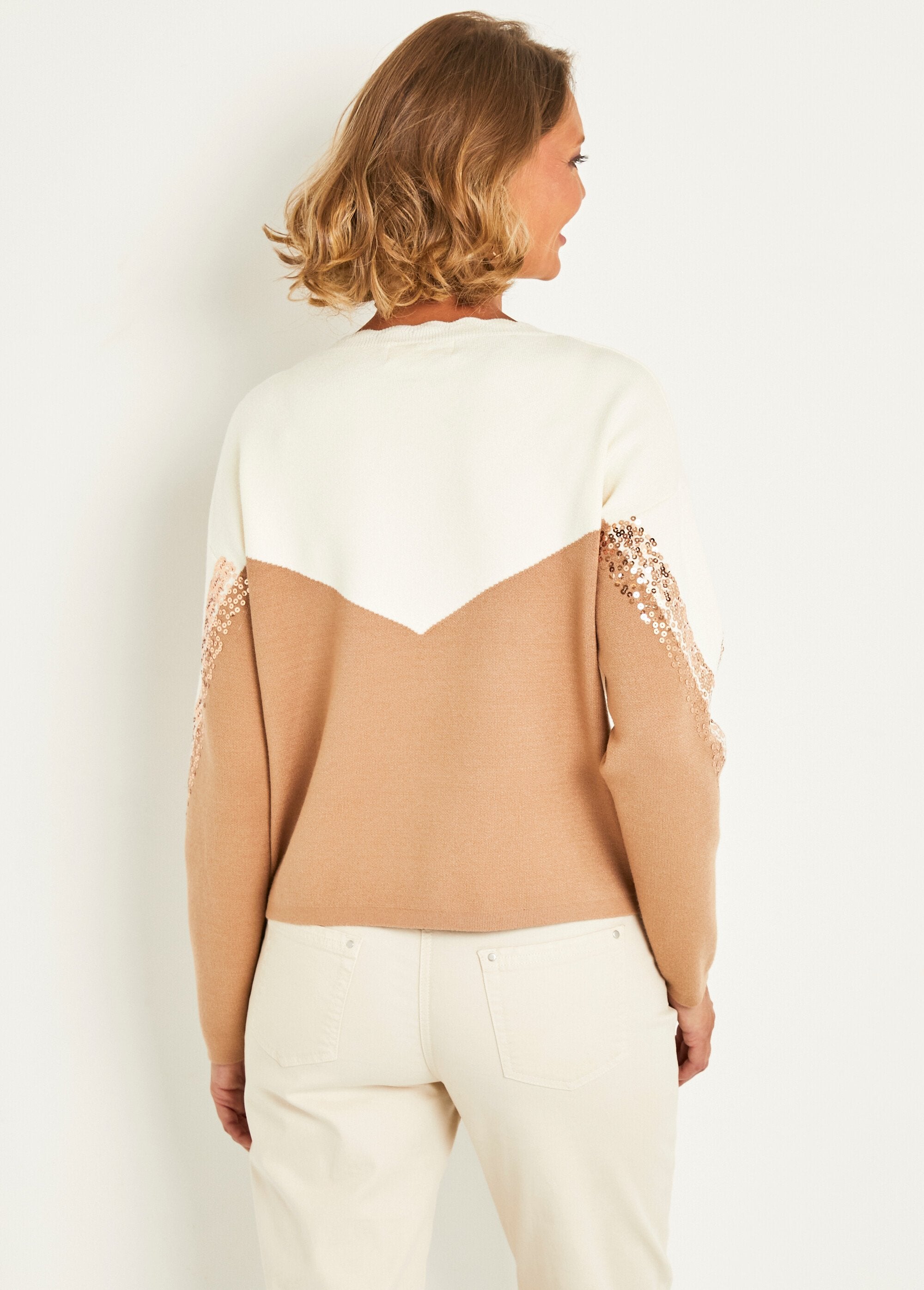 Suéter_de_lantejoulas_de_manga_comprida_bicolor_Beige_et_camel_DO1_slim