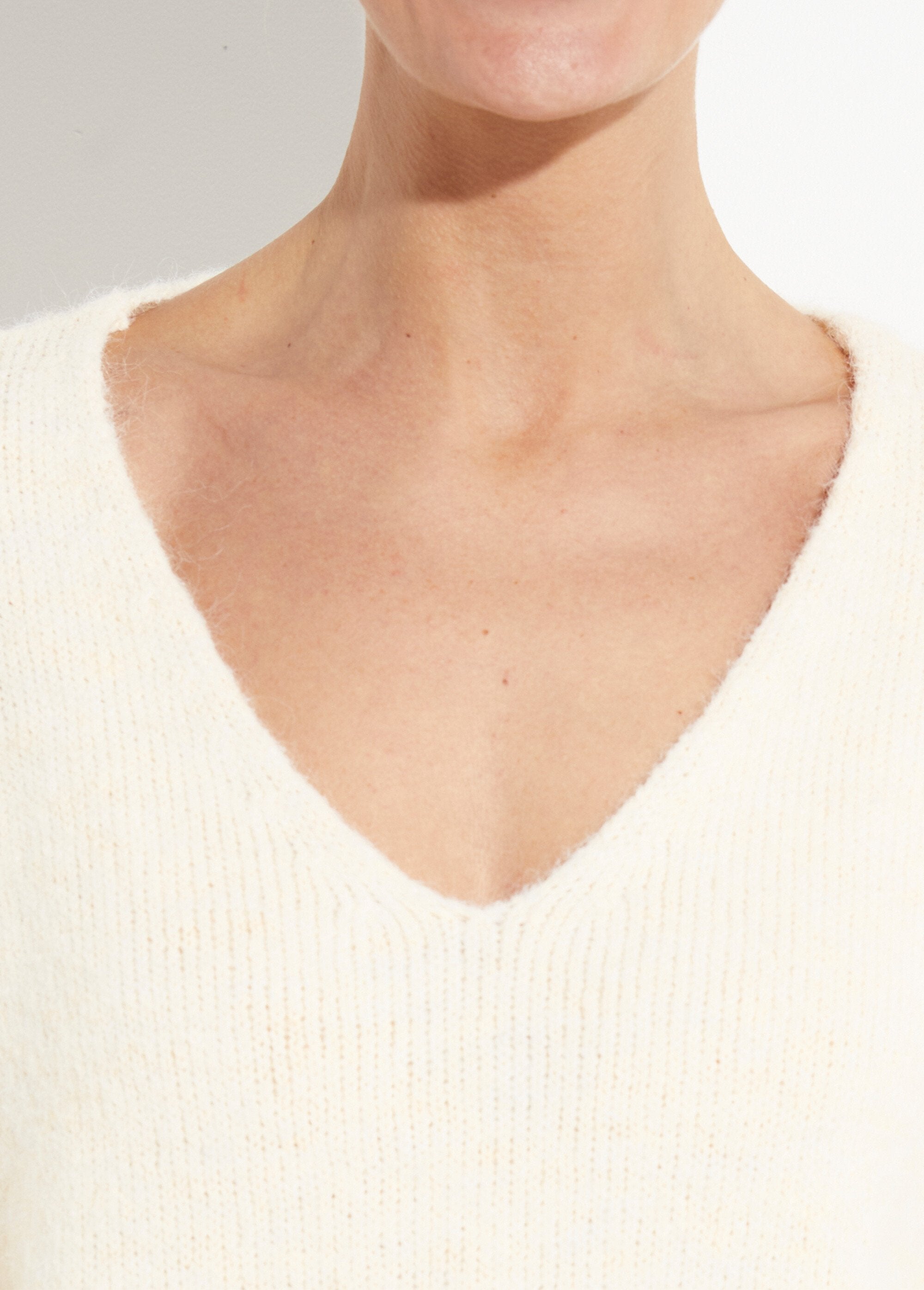 Camisola_2_em_1_quente_com_mangas_de_renda_Ecru_DE1_slim