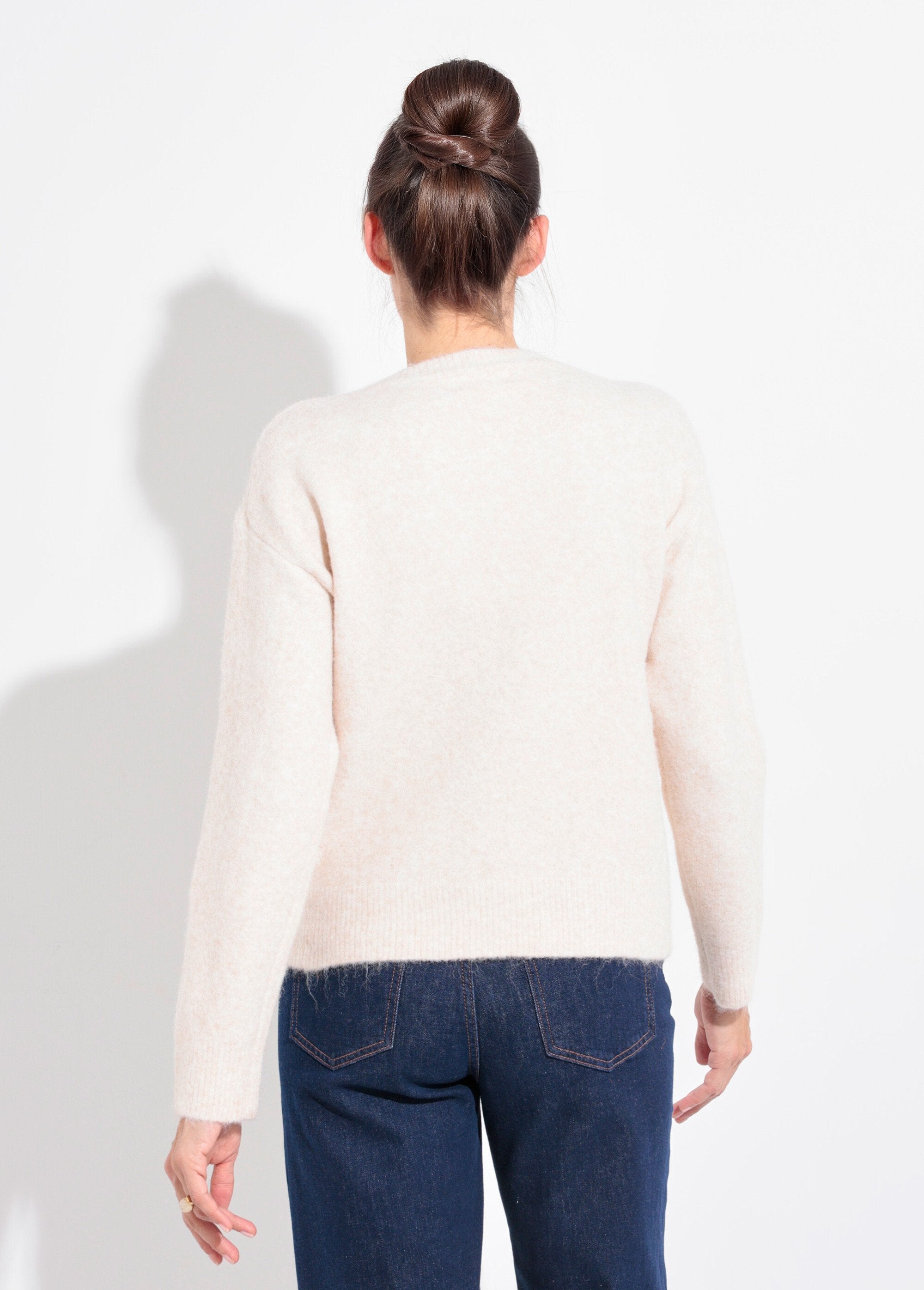 Suéter_de_gola_redonda_com_detalhe_de_lantejoulas_Beige_clair_DO1_slim