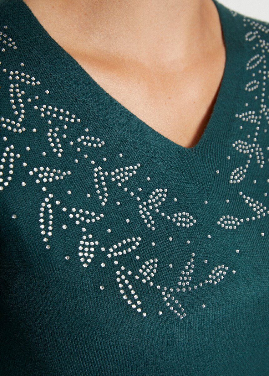 Camisola_de_manga_comprida_com_decote_em_V_e_strass_Verde_pinho_DE2_slim