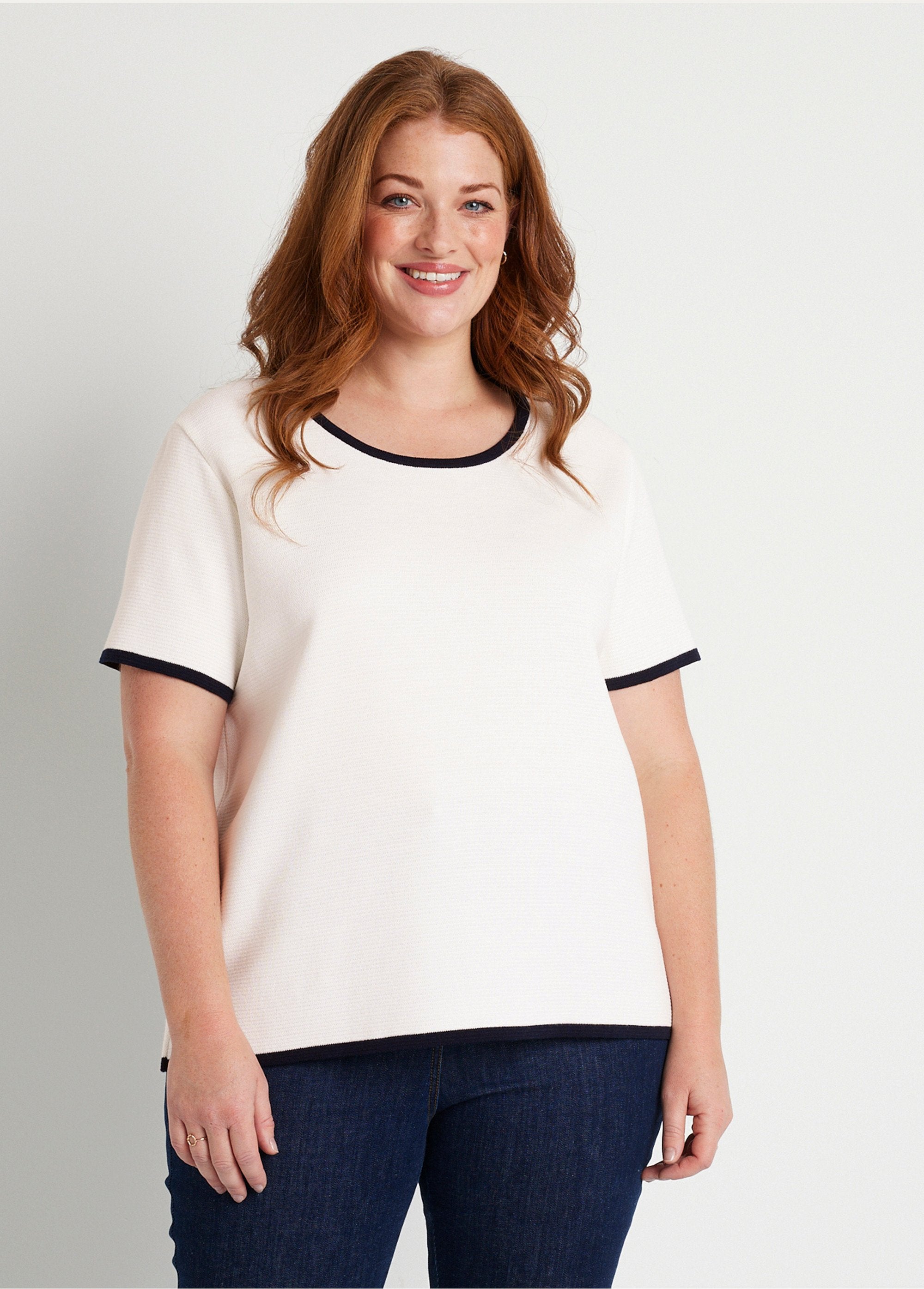 Suéter_curto_bicolor_de_manga_curta_Branco_e_marinho_FA1_curvy