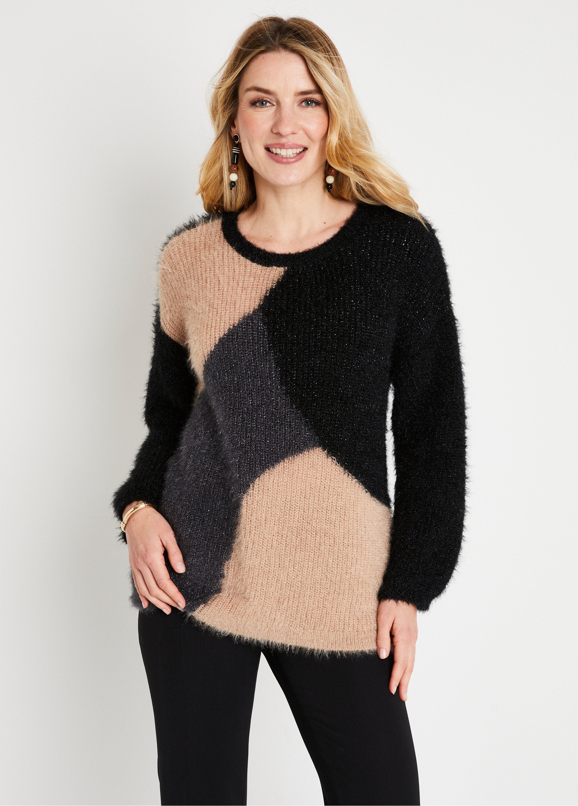 Camisola_de_malha_macia_com_blocos_de_cores_Noir_et_beige_FA1_slim