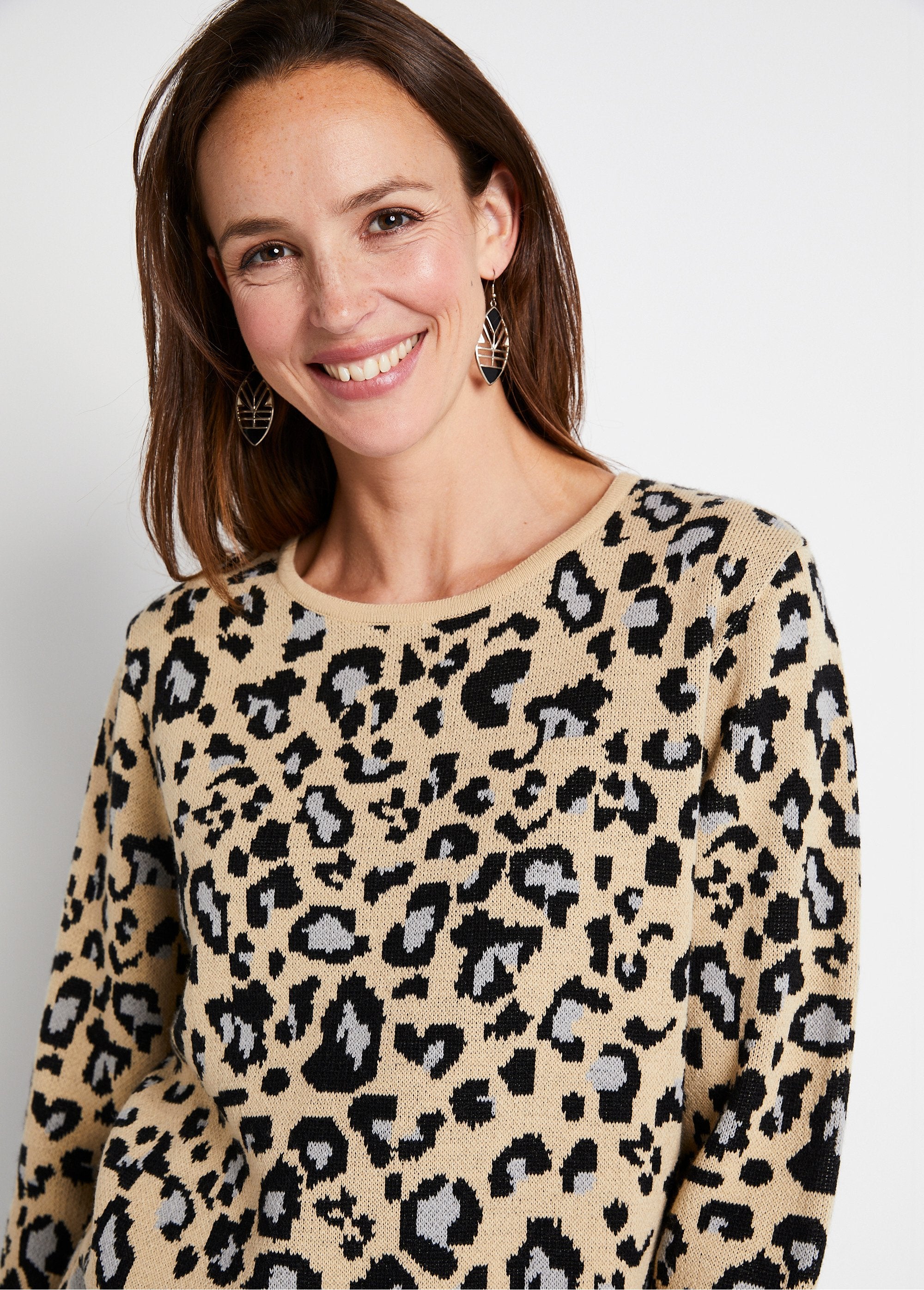 Suéter_jacquard_leopardo_com_gola_redonda_Bege_e_preto_DE1_slim