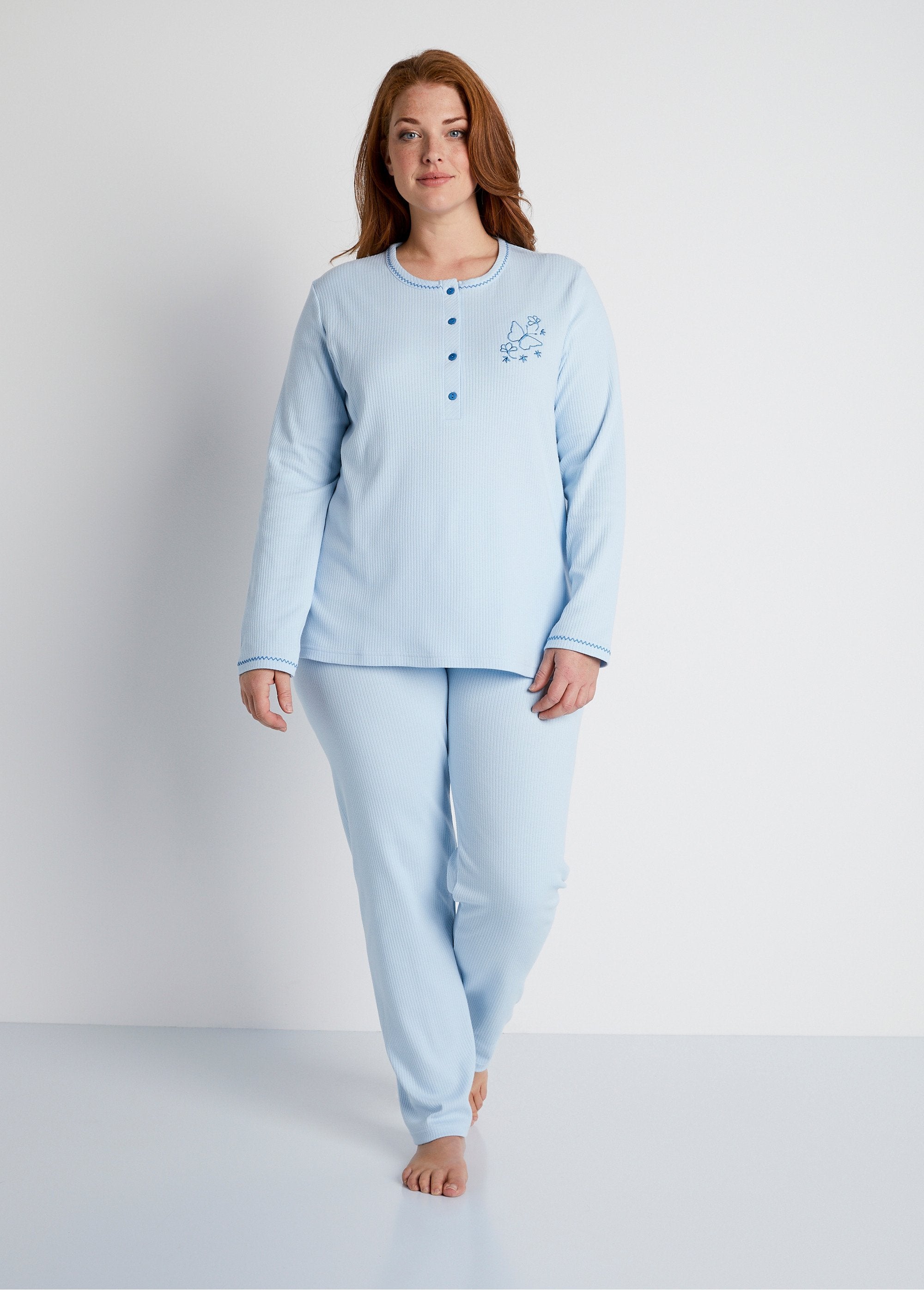 Pijama_bordado_AZUL_FA1_curvy