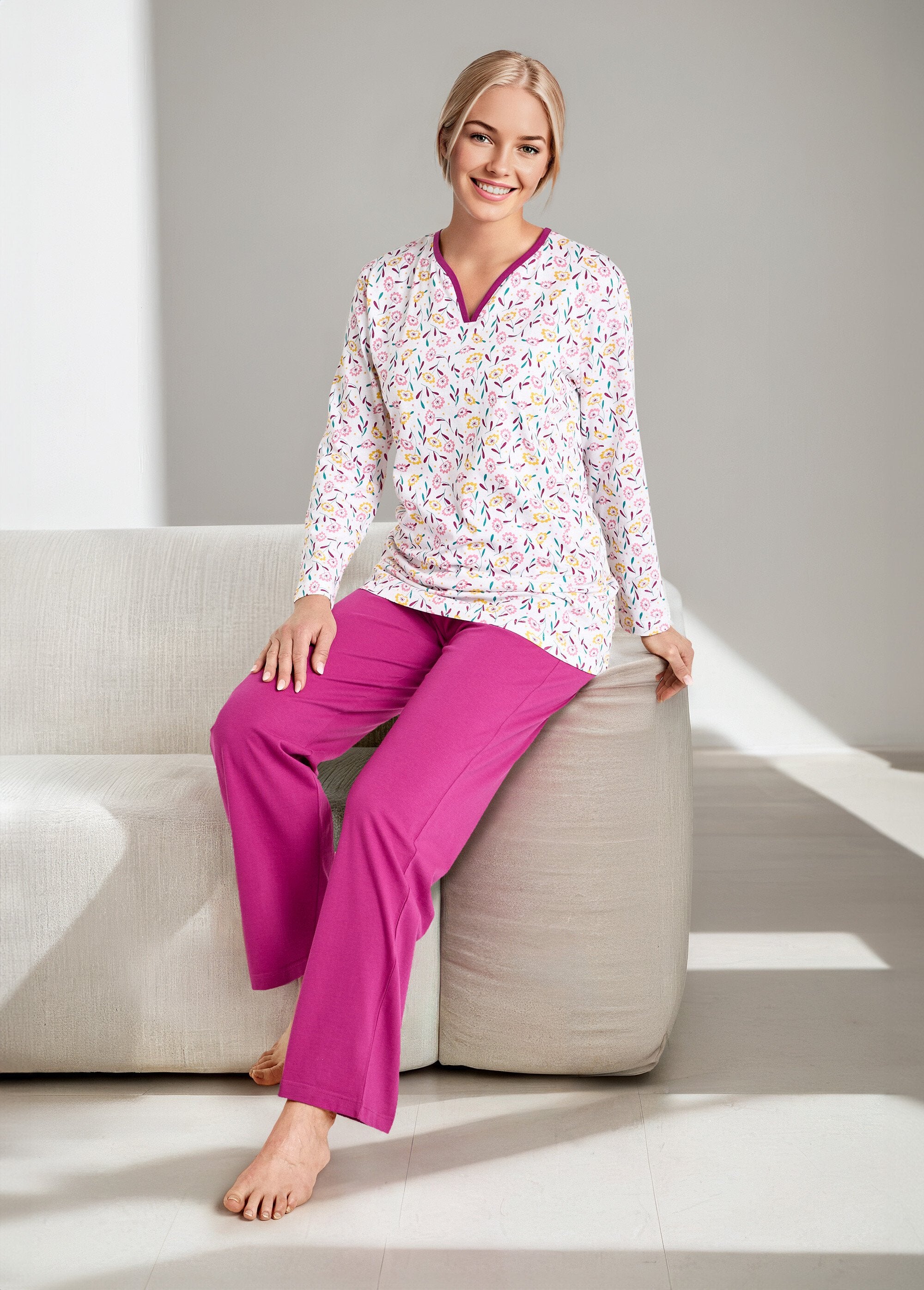 Pijama_de_algodão_estampado_de_manga_comprida_e_decote_em_V_Imprime_prune_SF1_slim