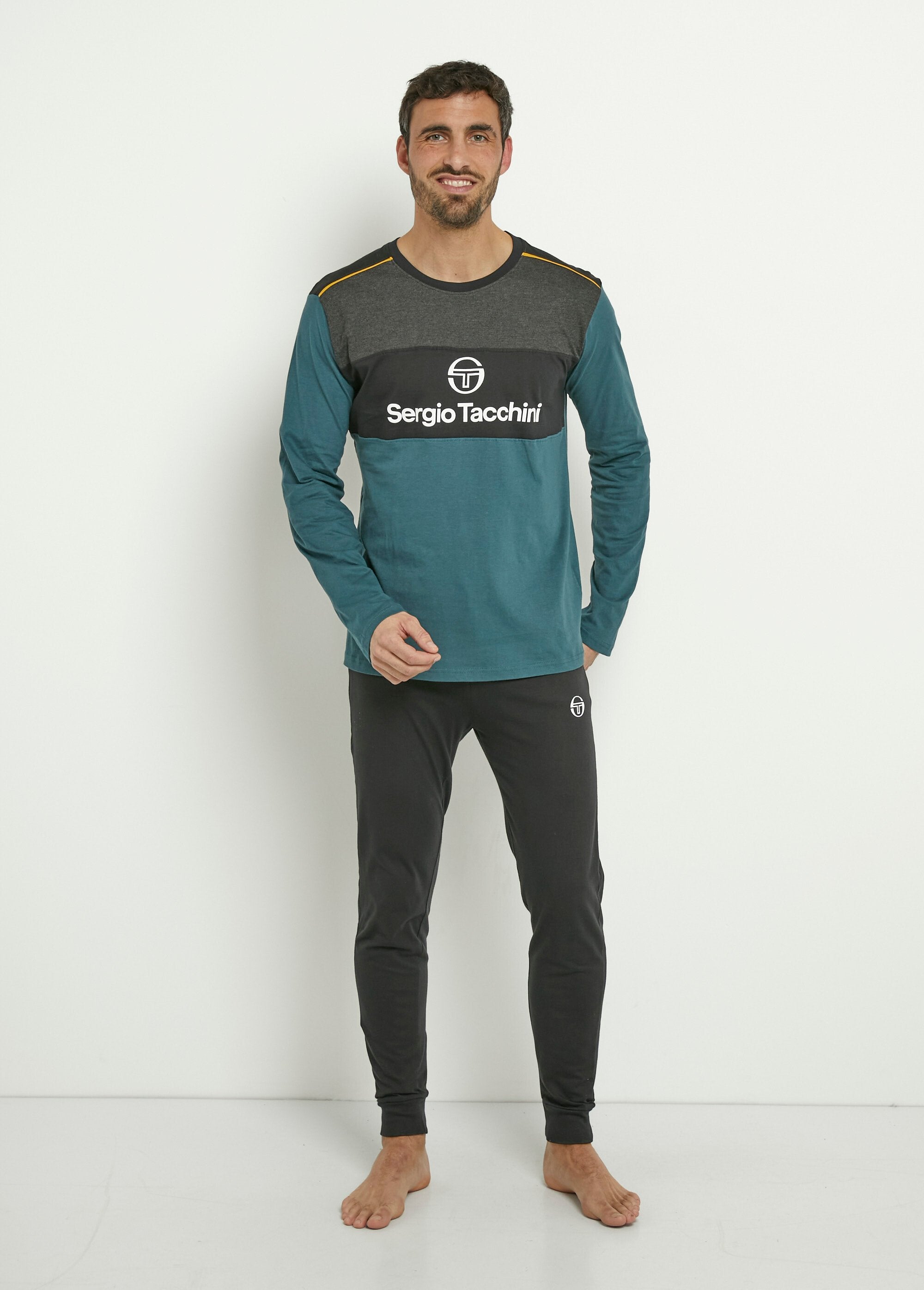 Pijama_listrado_de_manga_comprida_Vert_FA1_slim