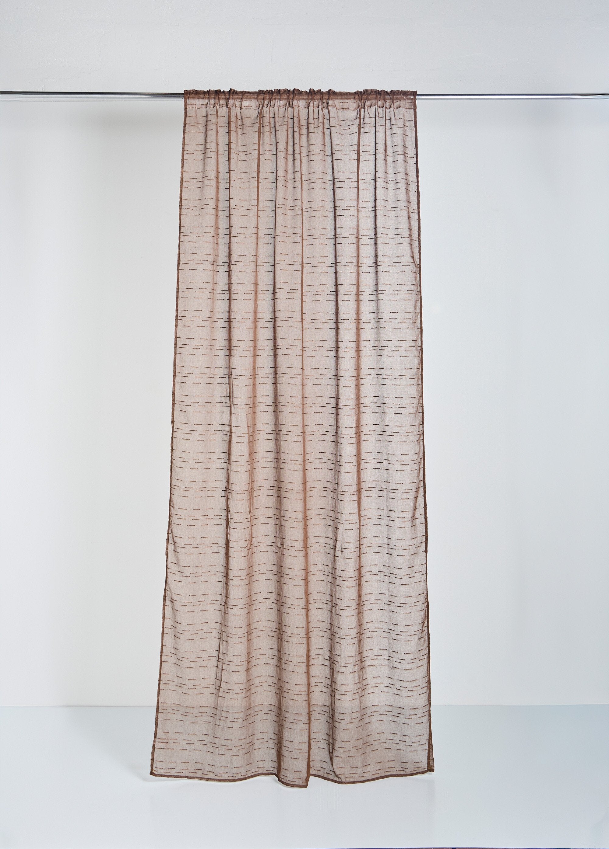 Cortina_de_1_painel,_ruflettes,_autêntica_Marron_FA1_slim