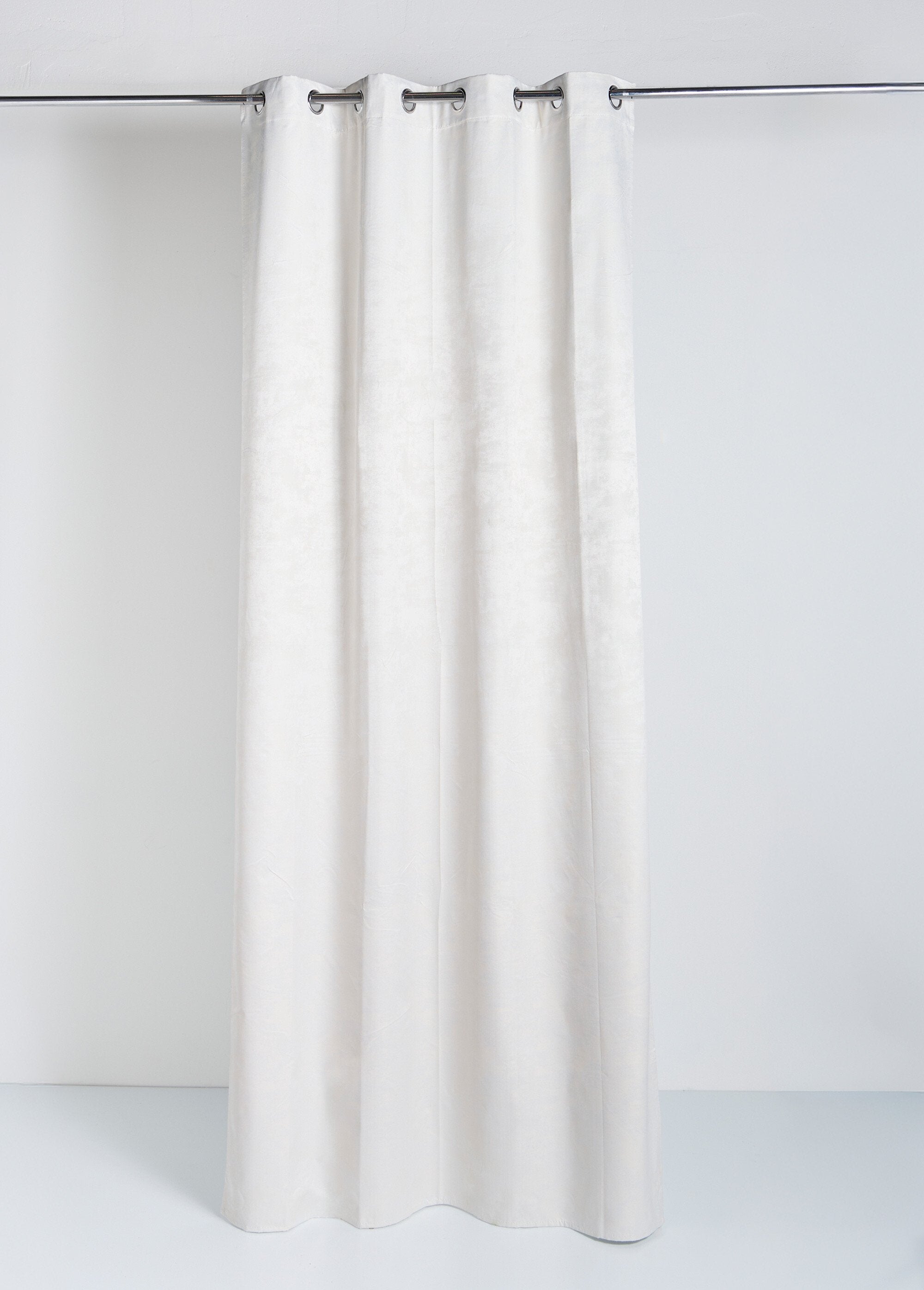 Cortina_blackout_falsa_lisa_1_painel_com_ilhós_Blanc_casse_FA1_slim