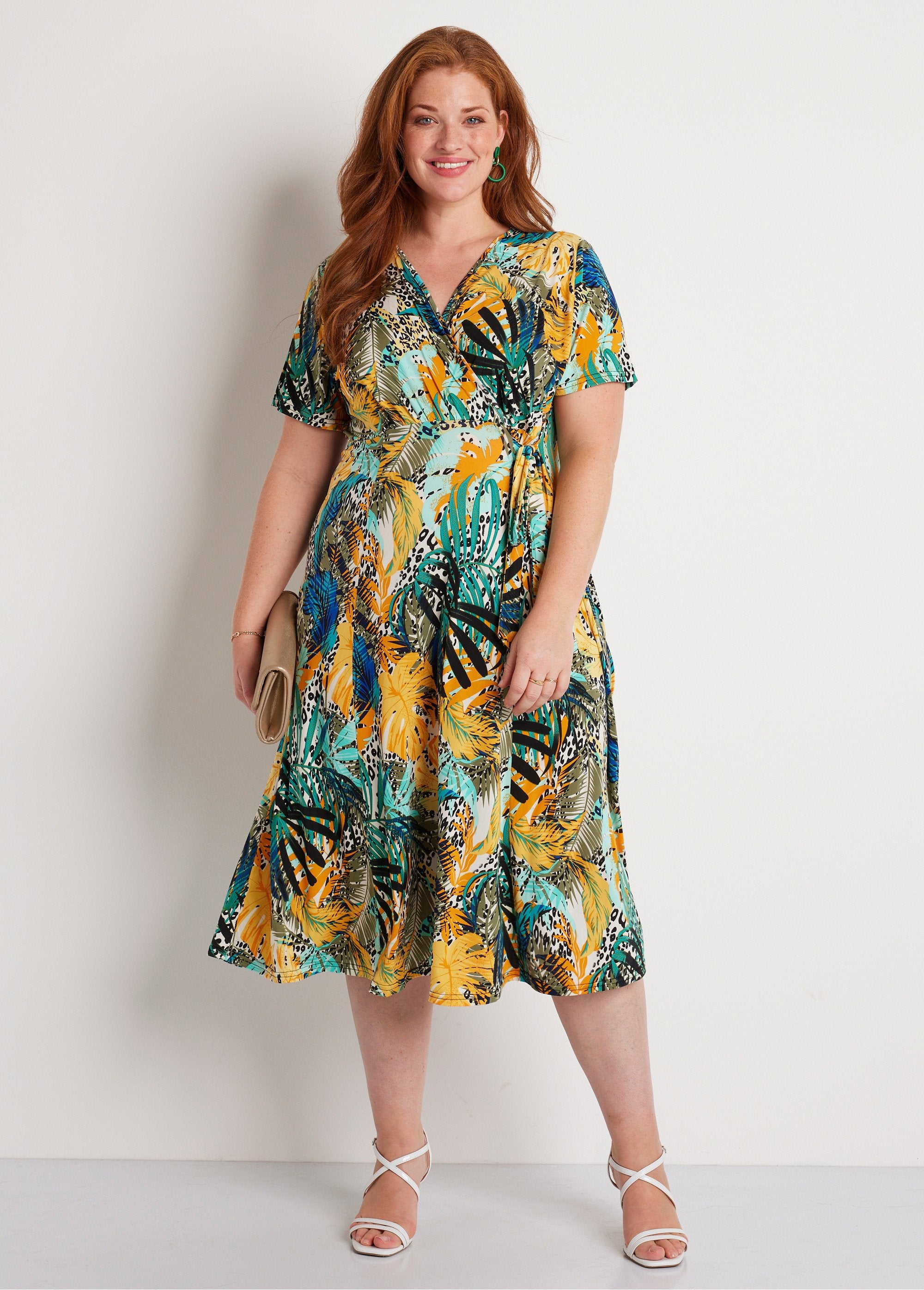 Vestido_curto_envolvente_floral_e_pele_animal_Verde_e_amarelo_FA1_curvy