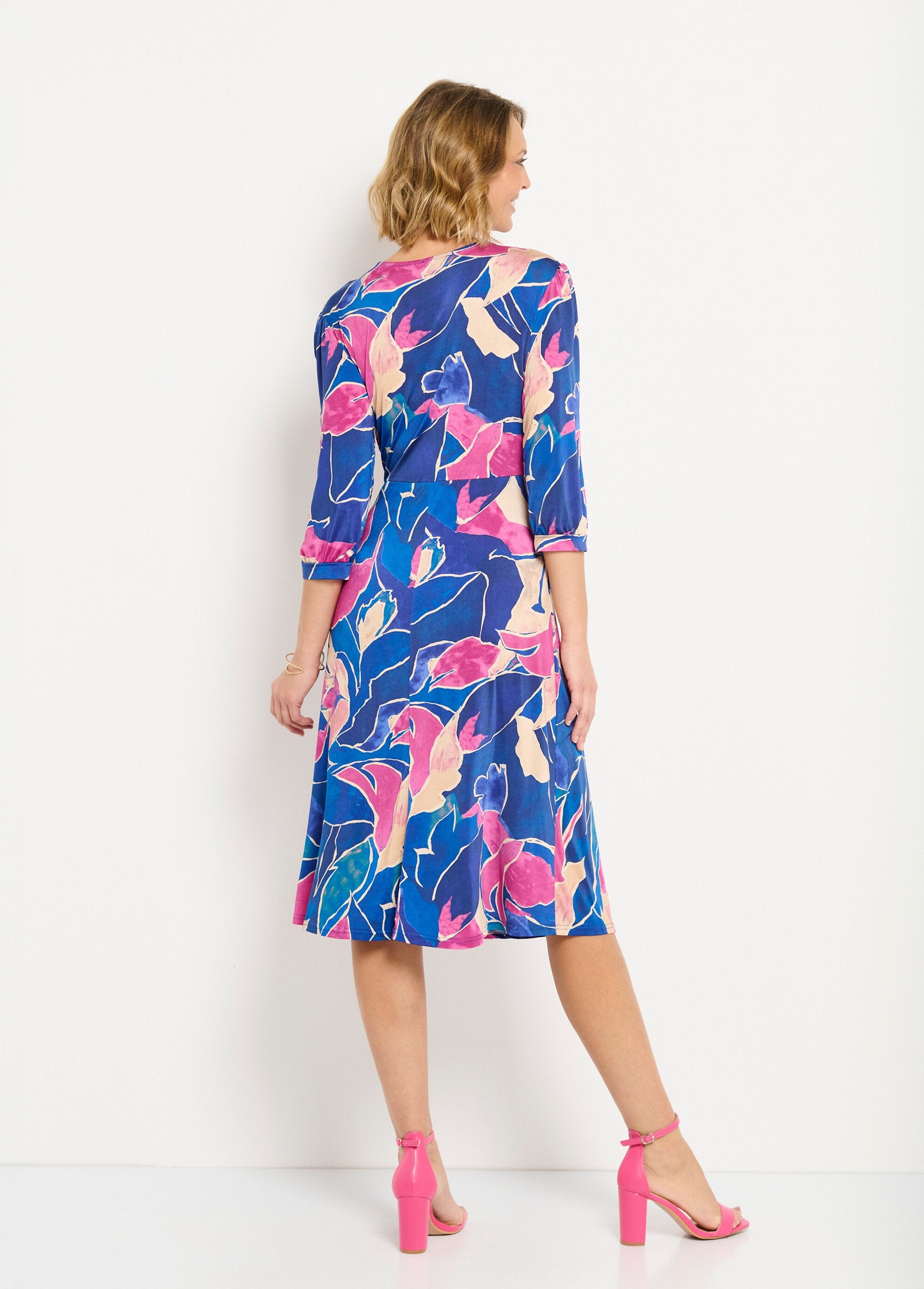 Vestido_curto_envelope_com_estampa_floral_Bleu_et_rose_DO1_slim