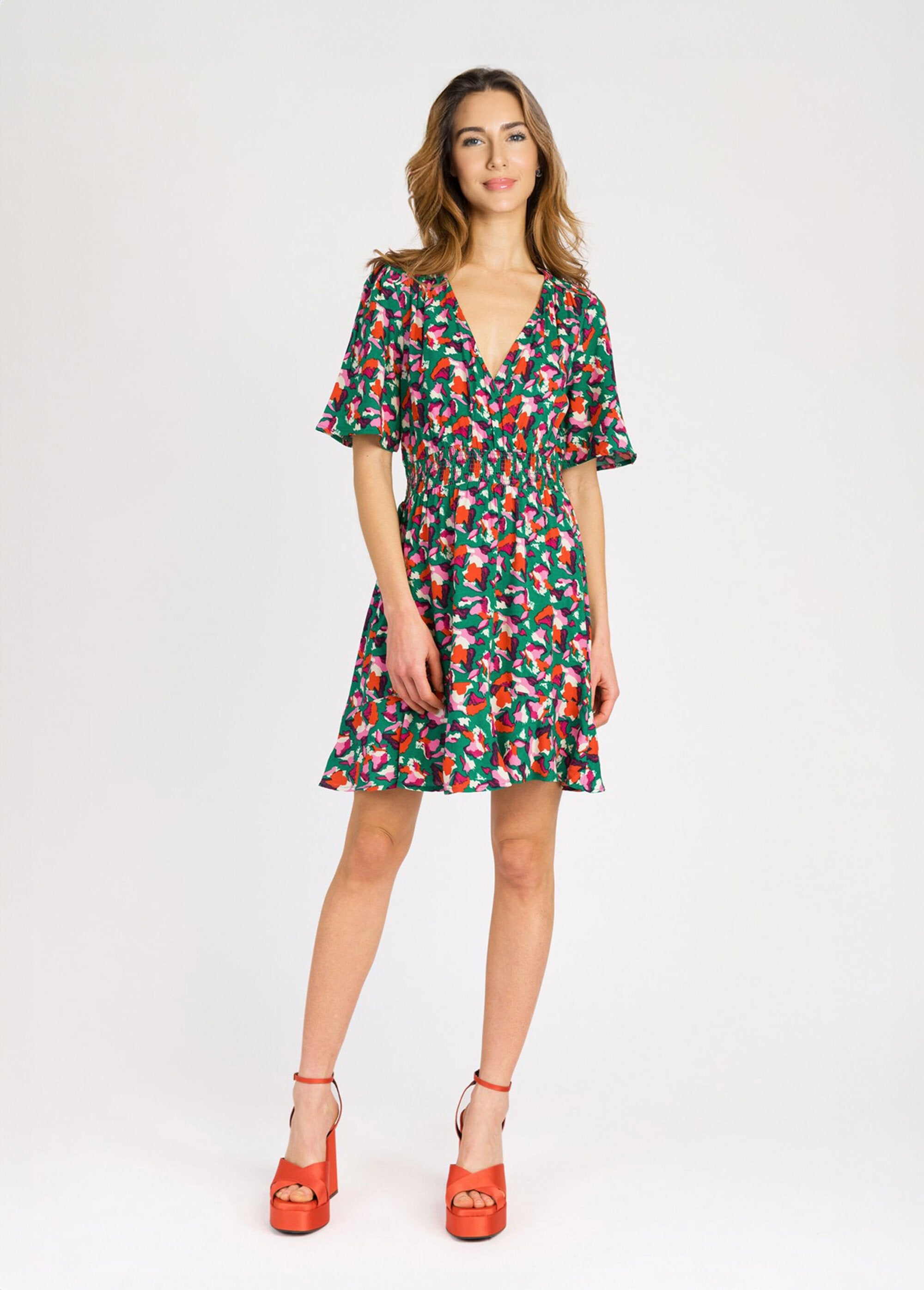 Vestido_curto_estampado_com_elástico_na_cintura_Estampas_verdes_FA1_slim