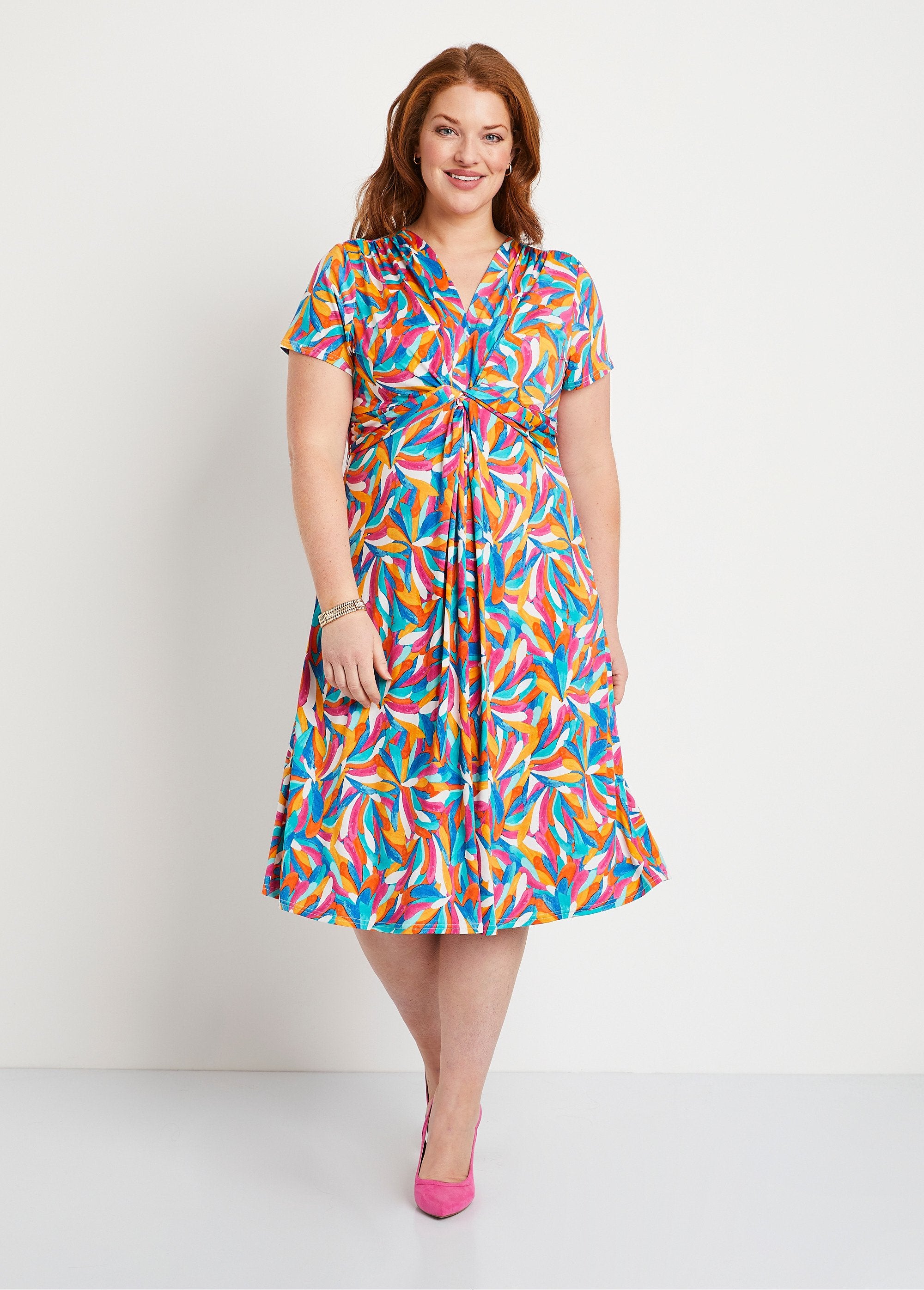 Vestido_curto_estampado_floral_Multicolorido_FA1_curvy