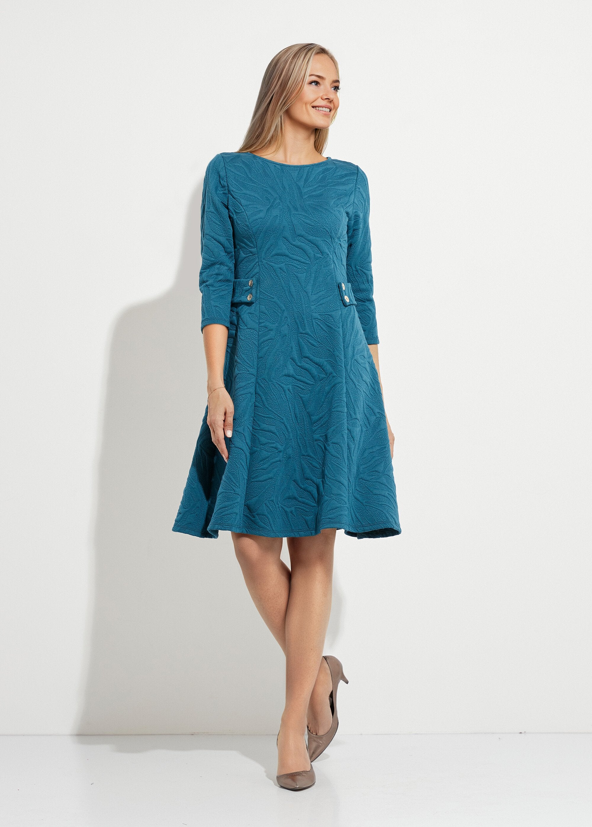 Vestido_curto,_curvo_e_em_jacquard_com_relevo_Bleu_canard_FA1_slim