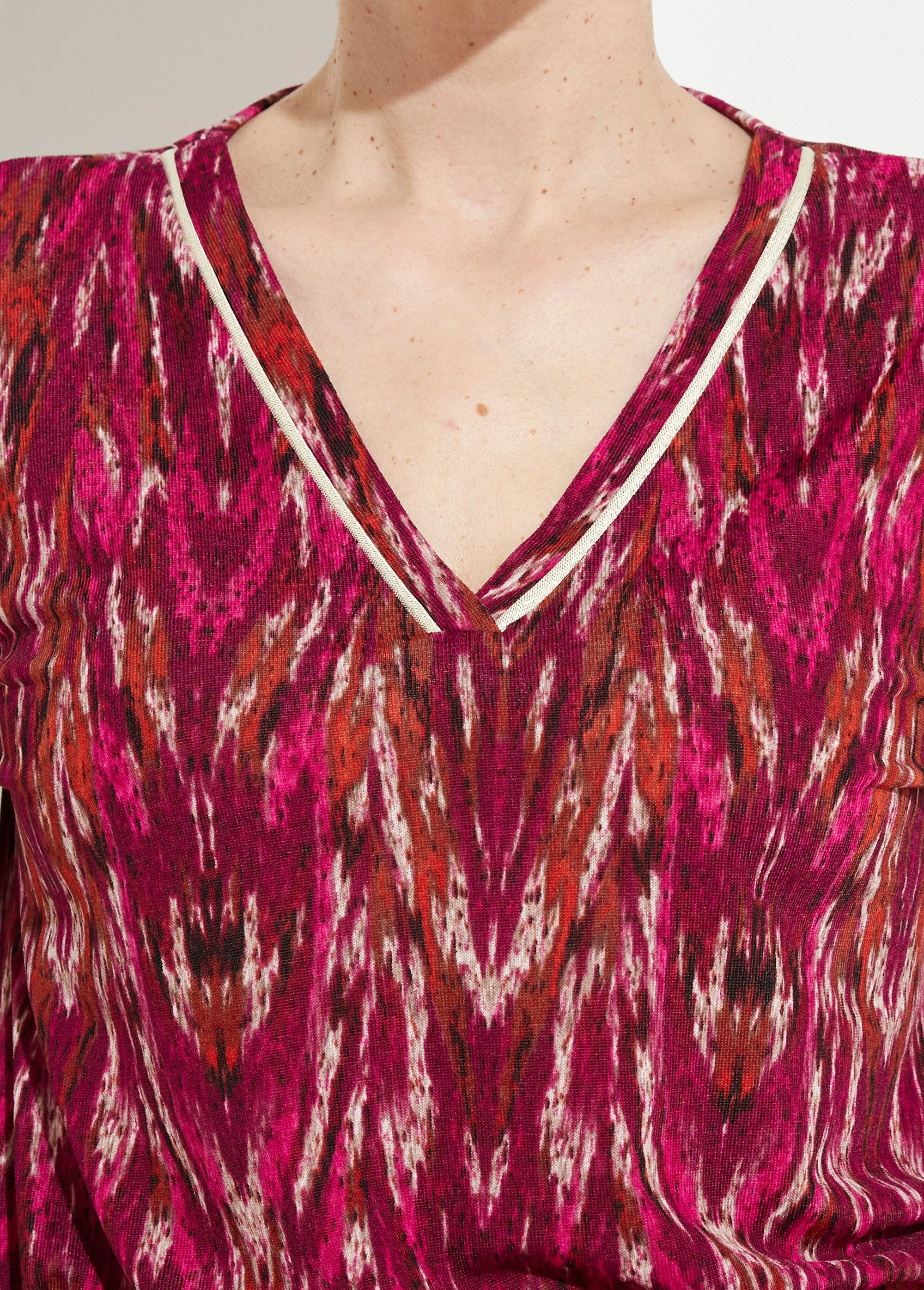 Robe_courte_imprimée_col_V_manches_longues_Cassis_et_beige_DE1_slim