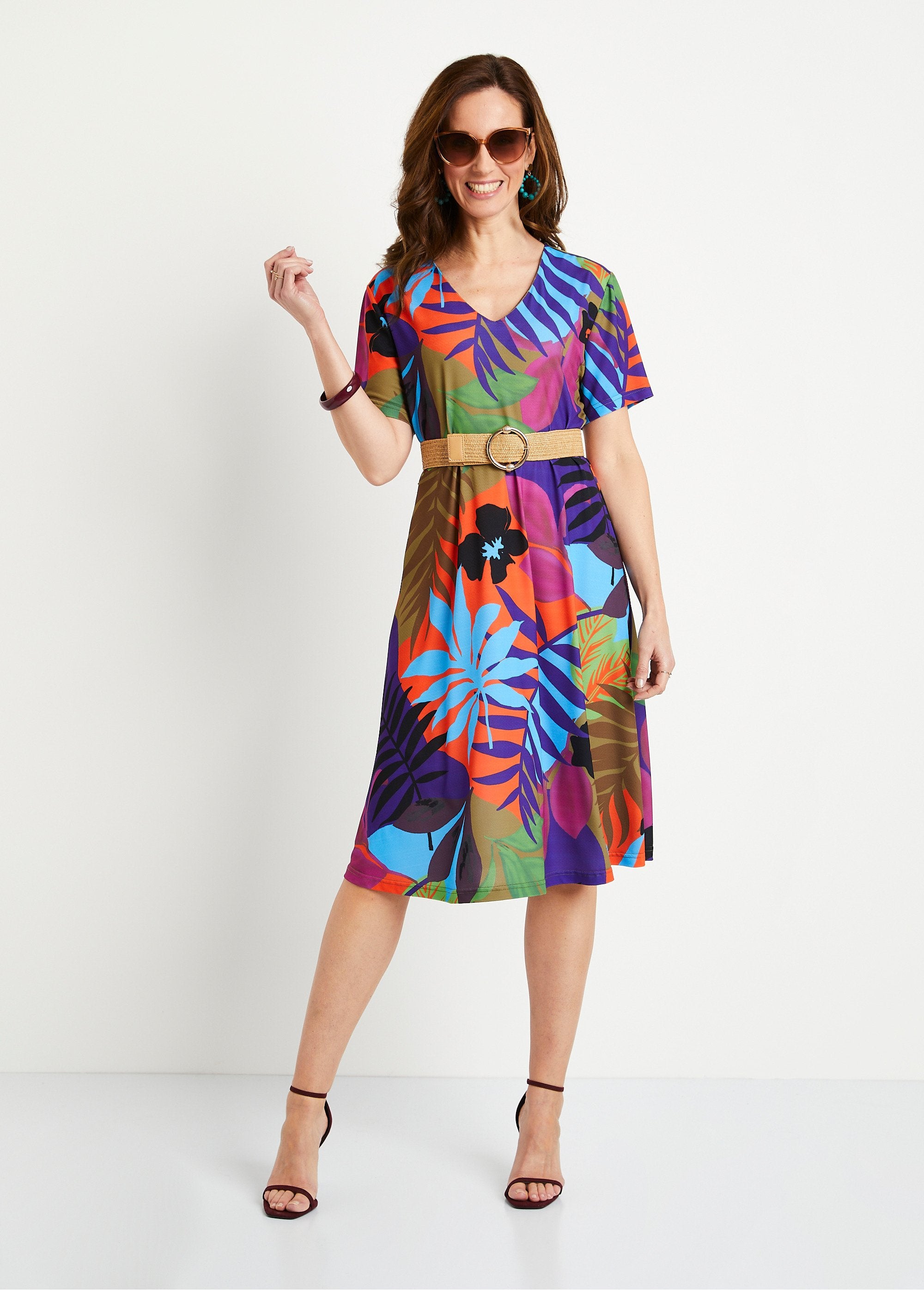 Vestido_curto_com_estampa_de_folhas_Multicolorido_FA2_slim