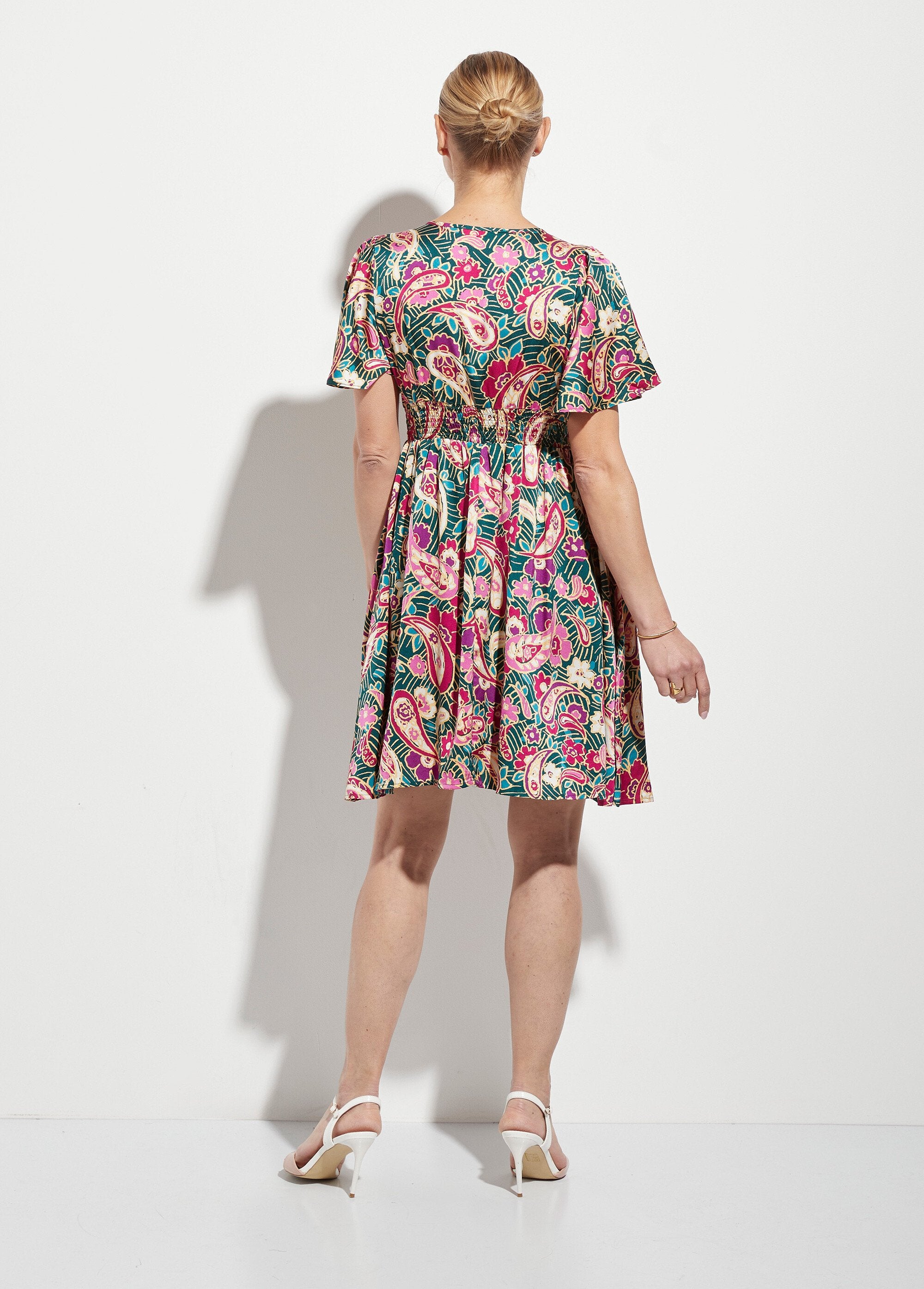Vestido_envelope_estampado_com_cintura_elástica_Vert_et_rose_DO1_slim