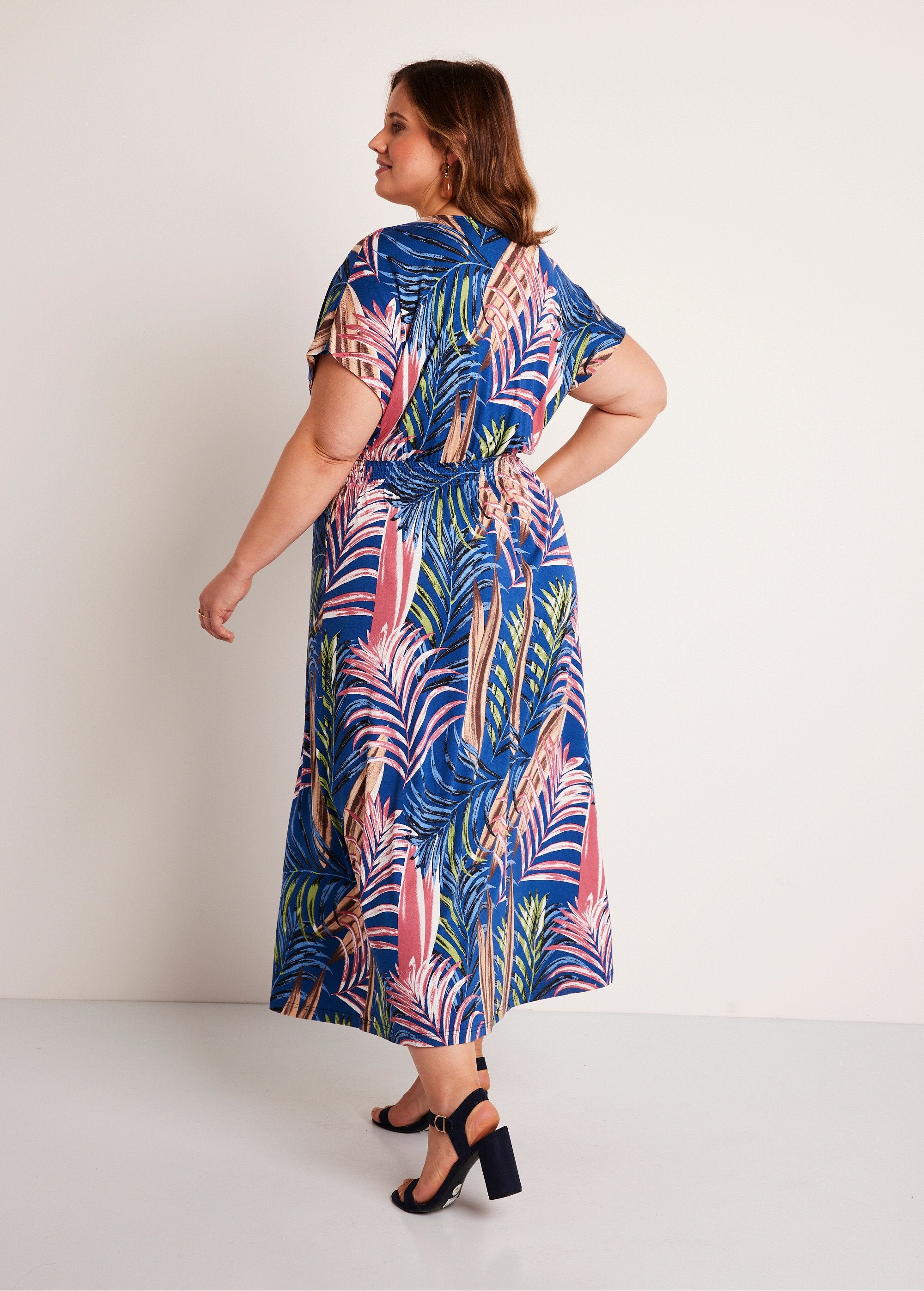 Vestido_longo_com_estampa_tropical_Diabrete_Azul_DO1_curvy