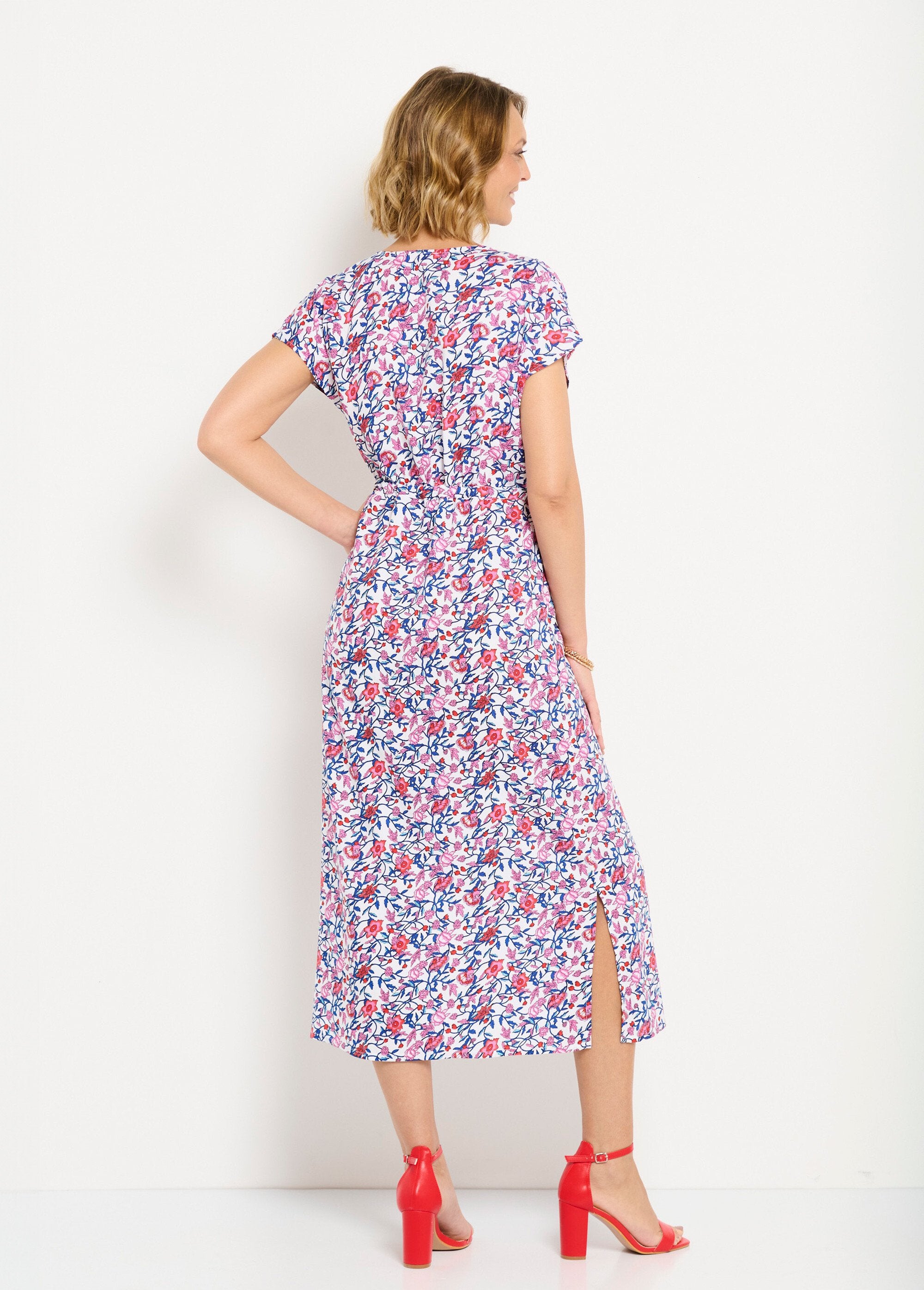 Robe_longue_fleurie_cache-coeur_manches_courtes_Bleu_et_rose_DO1_slim