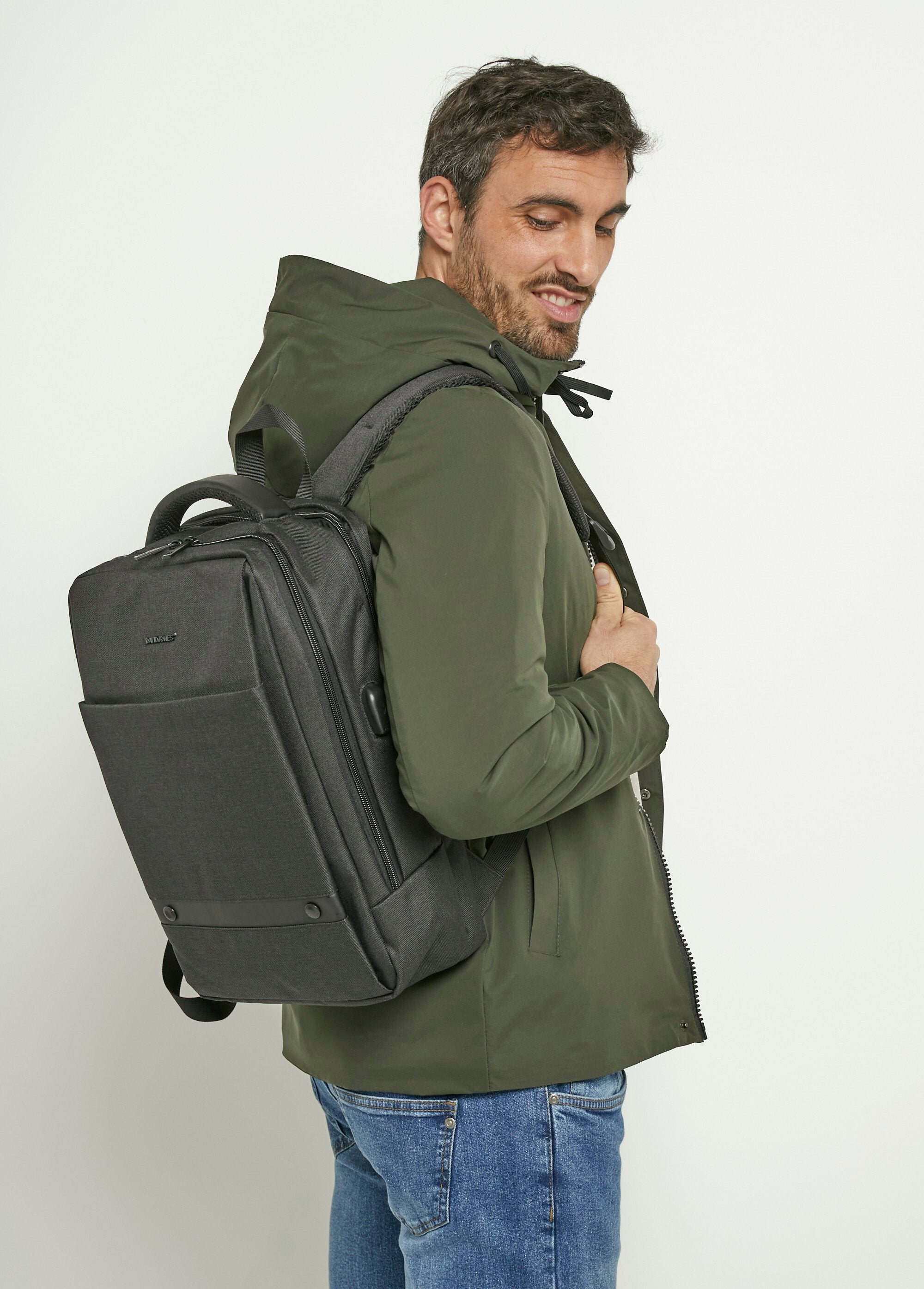 Mochila_com_fecho_de_correr_com_vários_bolsos_para_homem_Noir_DE1_slim