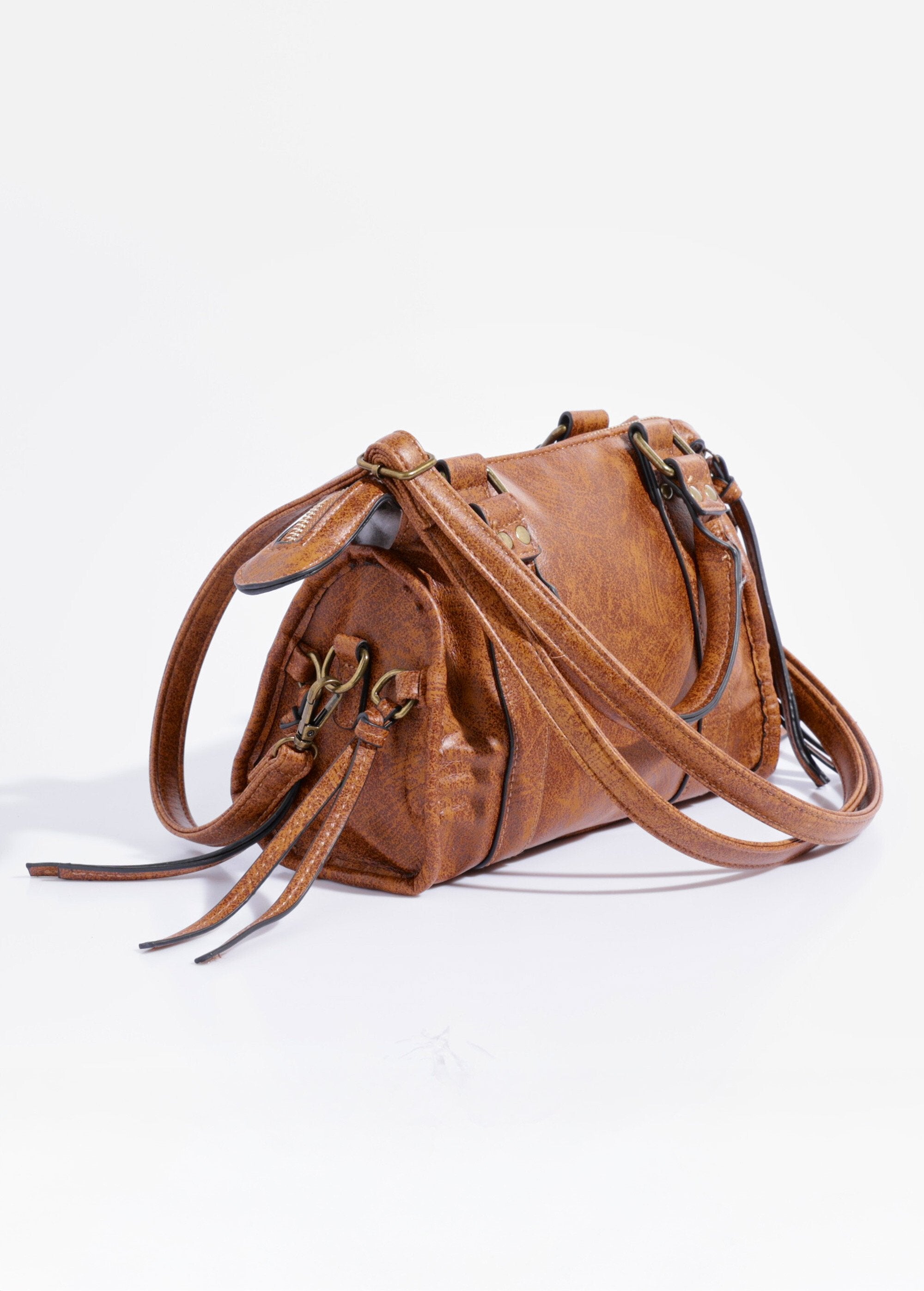 Bolsa_de_metal_envelhecida_com_vários_elos_Camel_DO1_slim