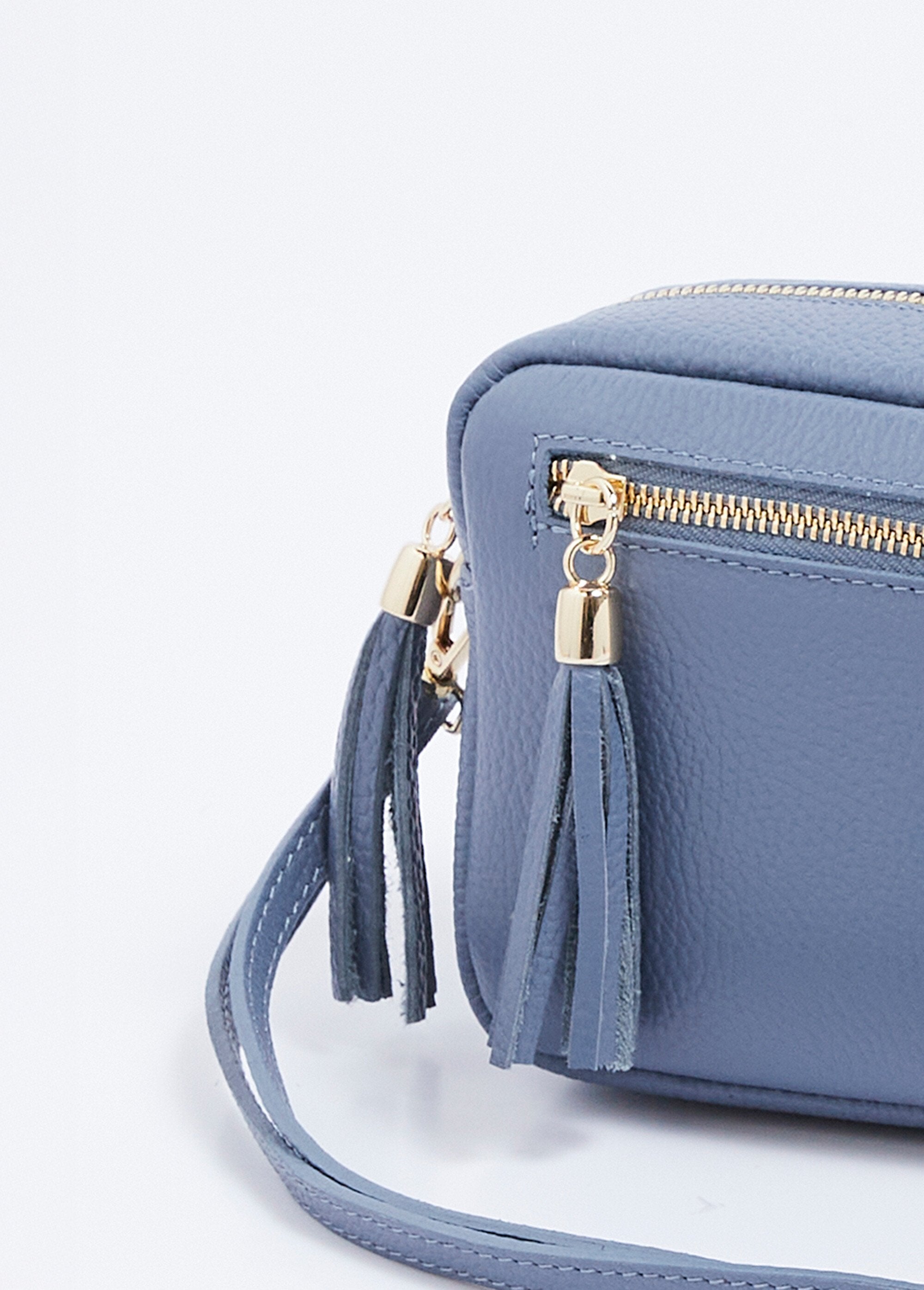 Bolsa_de_ombro_retangular_com_zíper_em_couro_granulado_Bleu_gris_DE1_slim