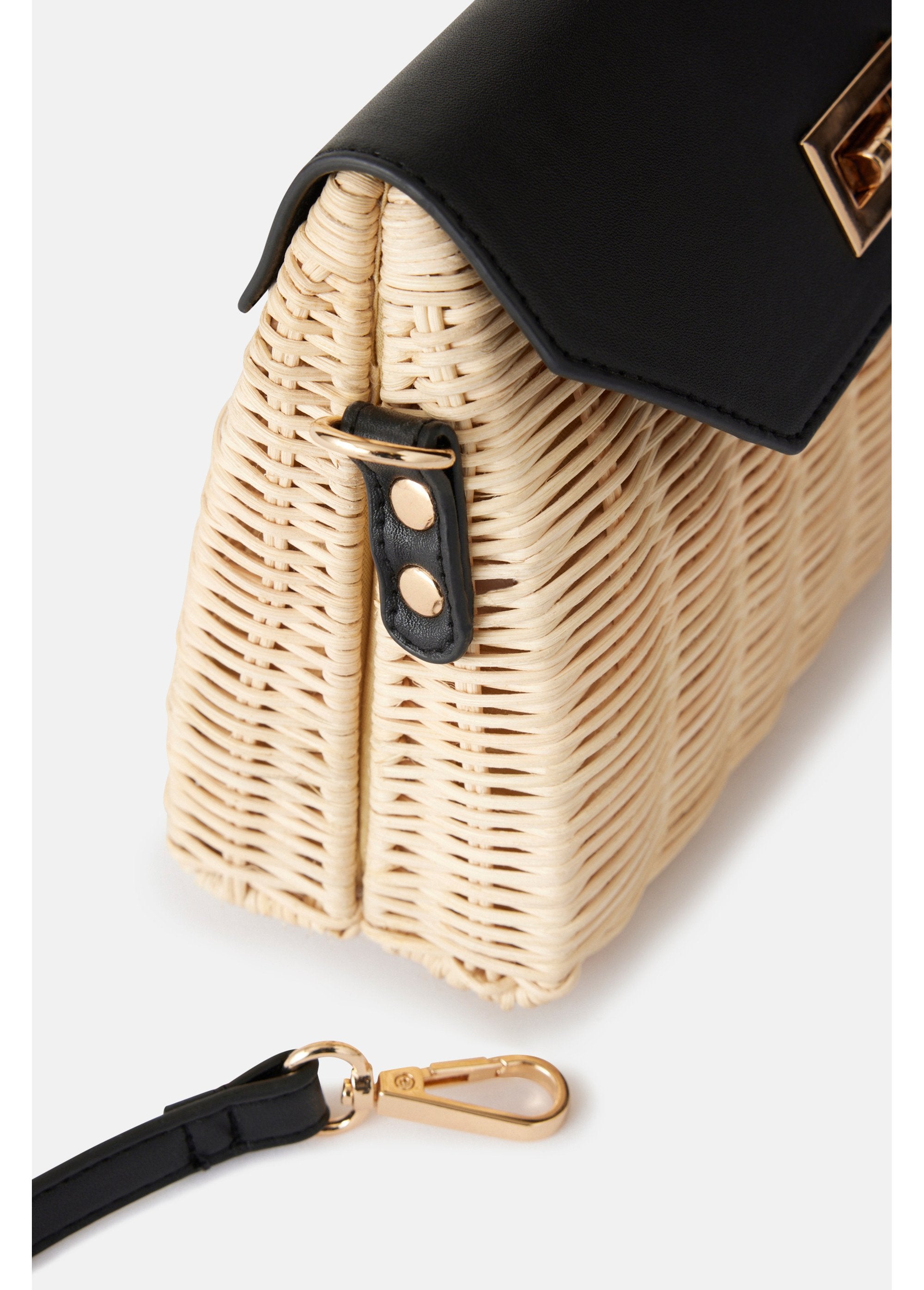 Bolsa_mensageiro_em_vime_tecido_bicolor_Natural_e_preto_DE3_slim