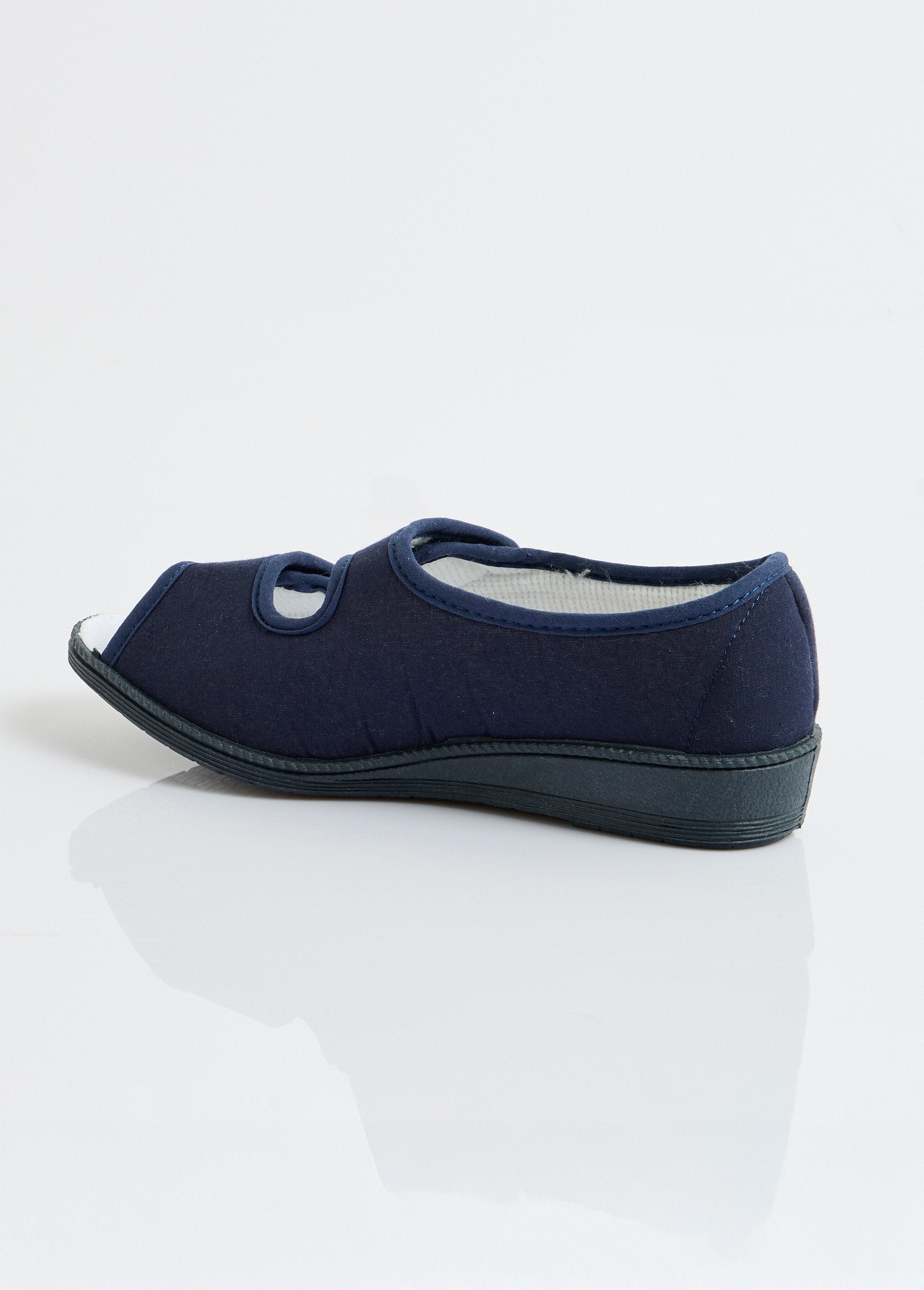 Sandálias_abertas_com_largura_confortável_Marinho_DO1_slim