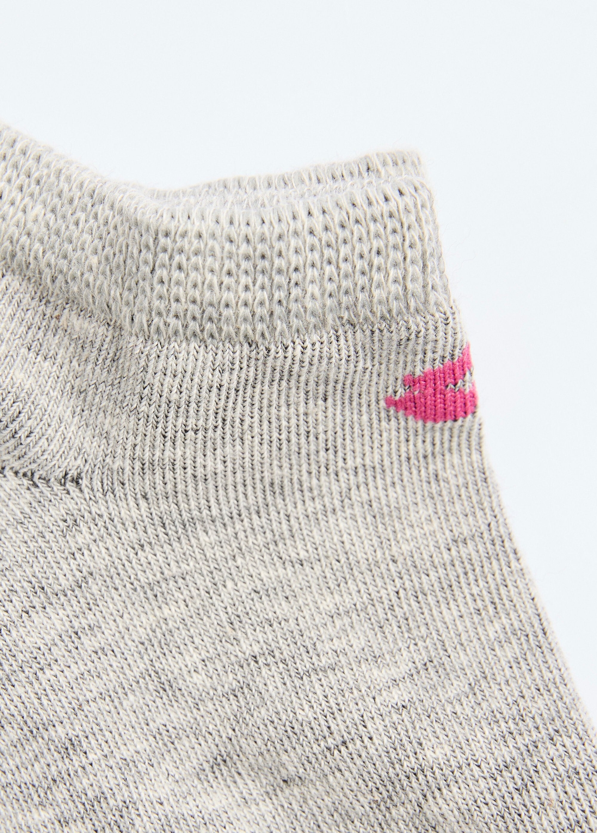 Meias_com_logotipo_colorido_Assortis_gris_DE2_slim