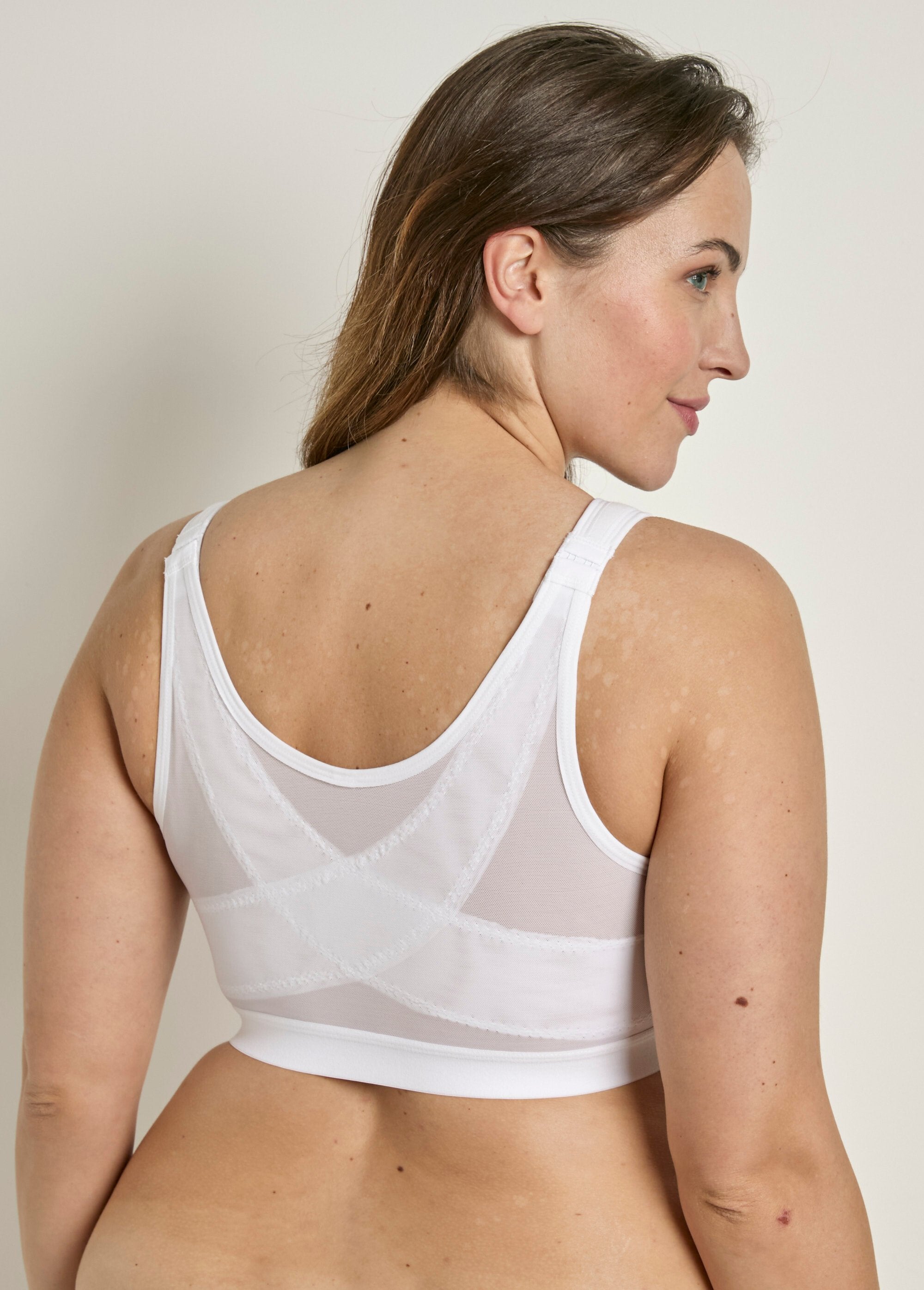 Soutien-gorge_sans_armatures_grand_maintien_ouvert_devant_Blanc_DO1_curvy