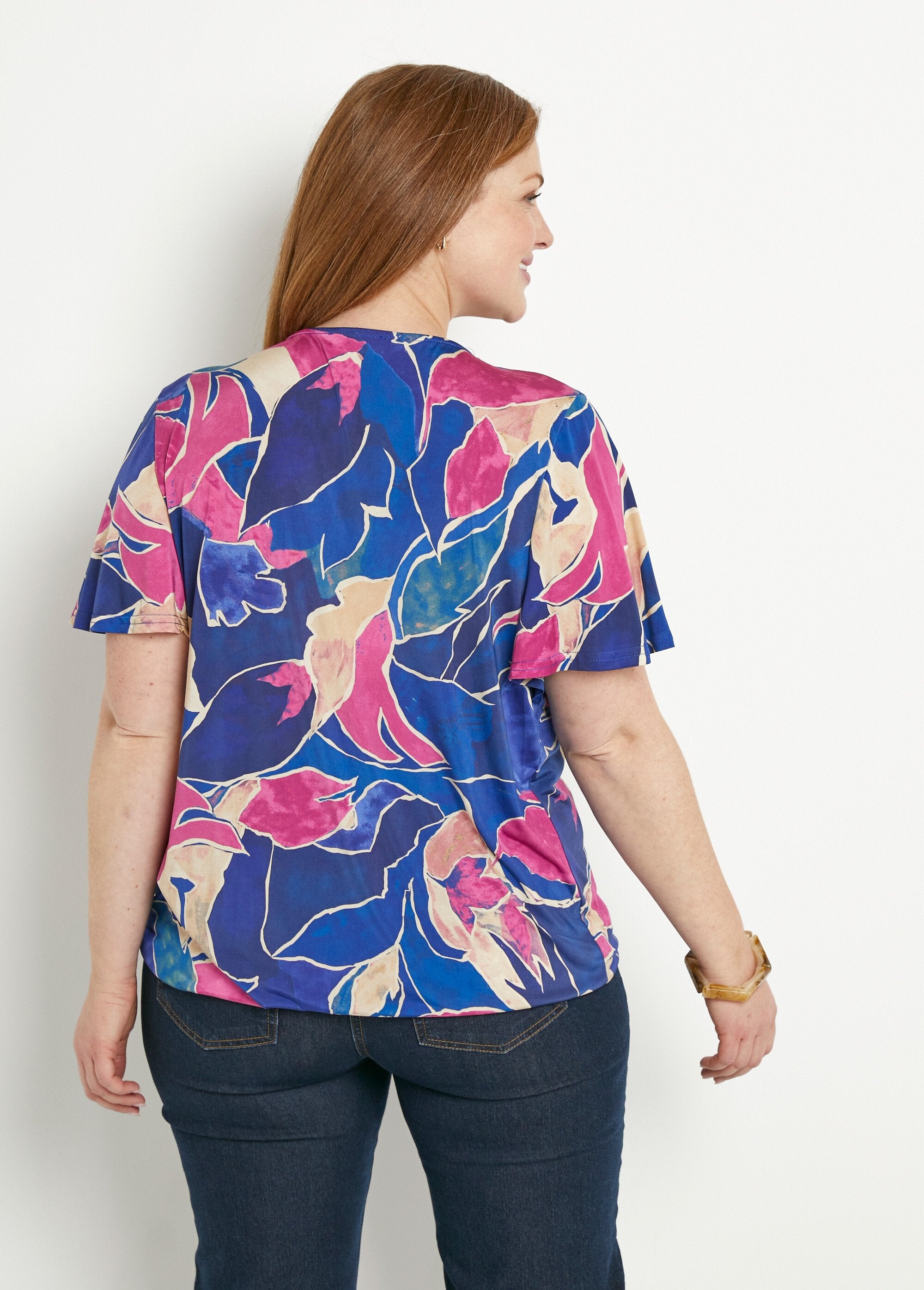 T-shirt_cache-coeur_long_blousant_motif_floral_Bleu_et_rose_DO1_curvy