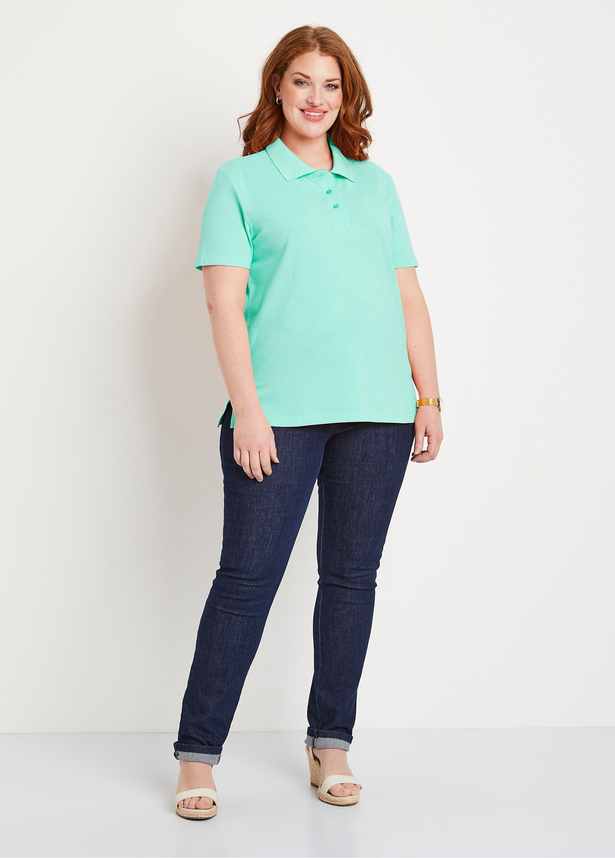 Camiseta_gola_polo_em_malha_piqué_de_algodão_VERDE_SF1_curvy