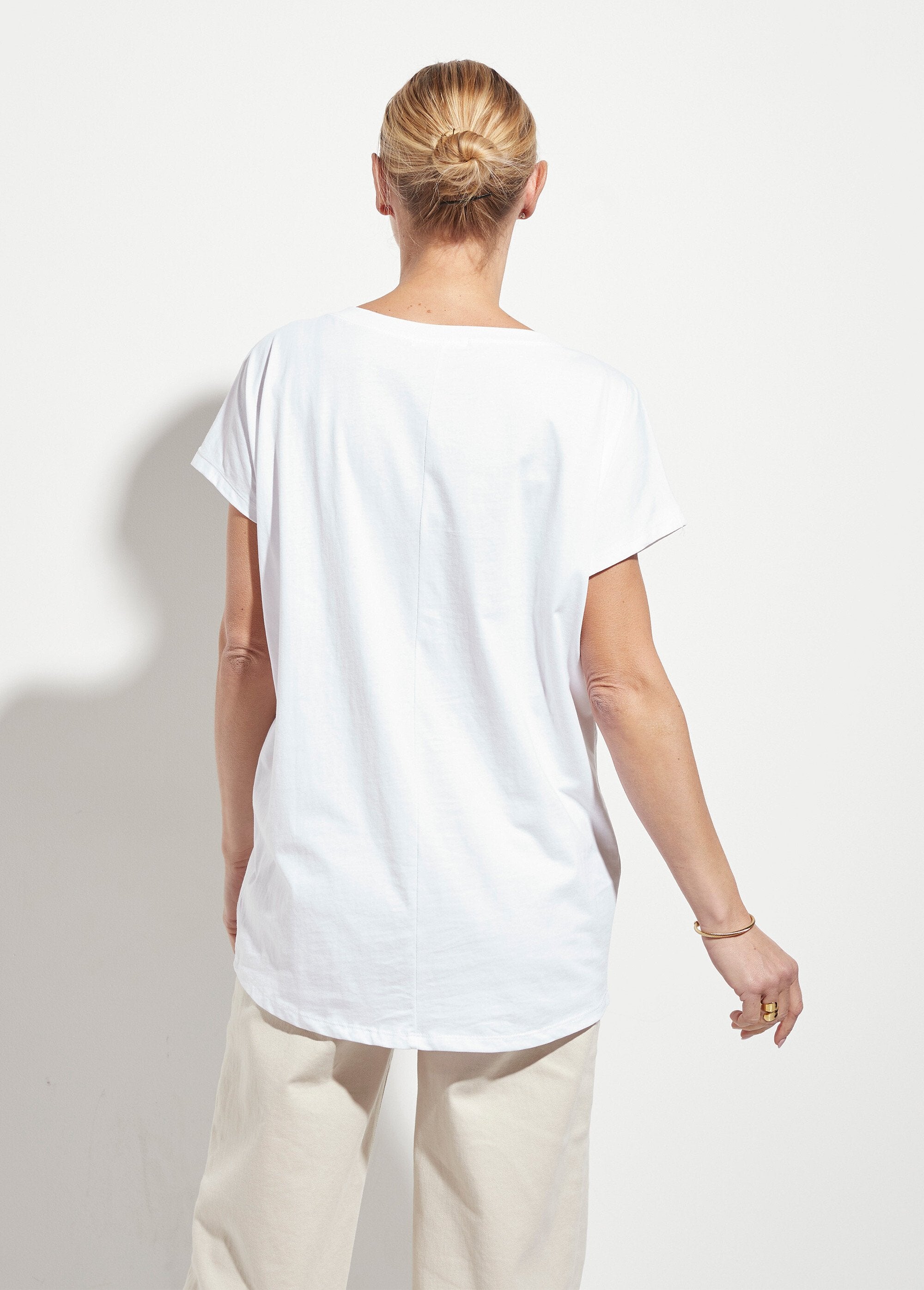 Camiseta_gola_redonda_com_estampa_Love_brilhante_Blanc_DO1_slim