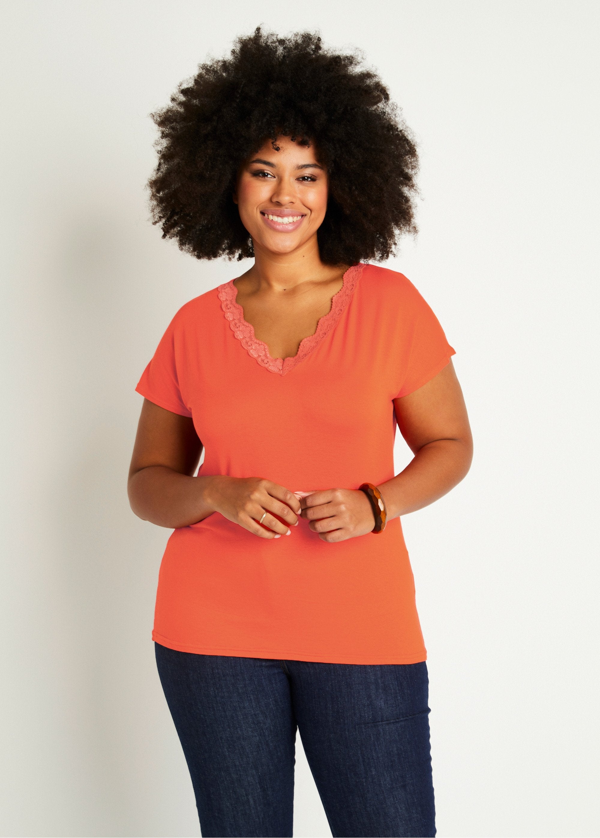 T-shirt_curta_em_renda_stretch_LARANJA_FA1_curvy