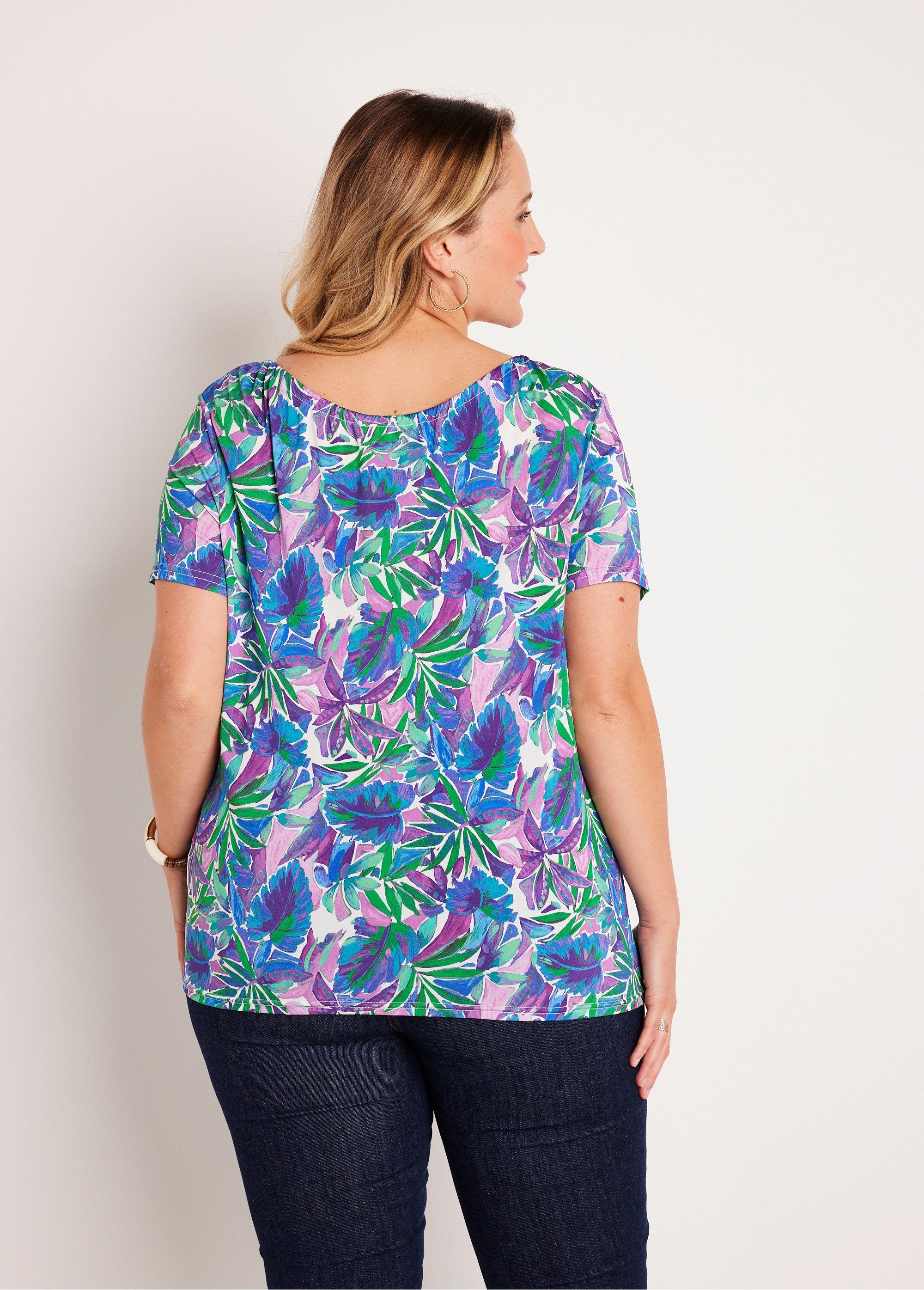 Camiseta_floral_reta_de_manga_curta_Parma_e_azul_DO1_curvy