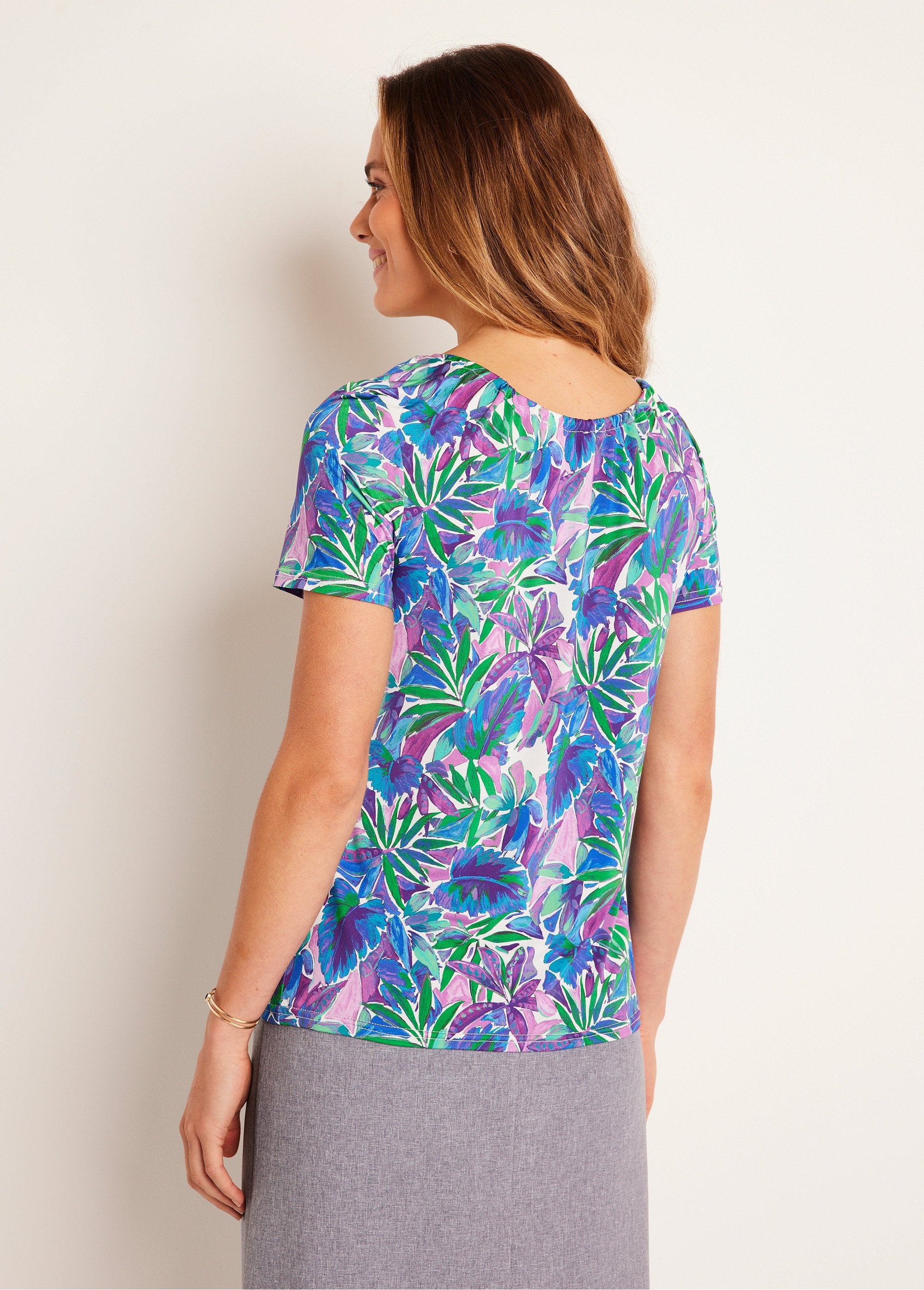 Camiseta_floral_reta_de_manga_curta_Parma_e_azul_DO1_slim