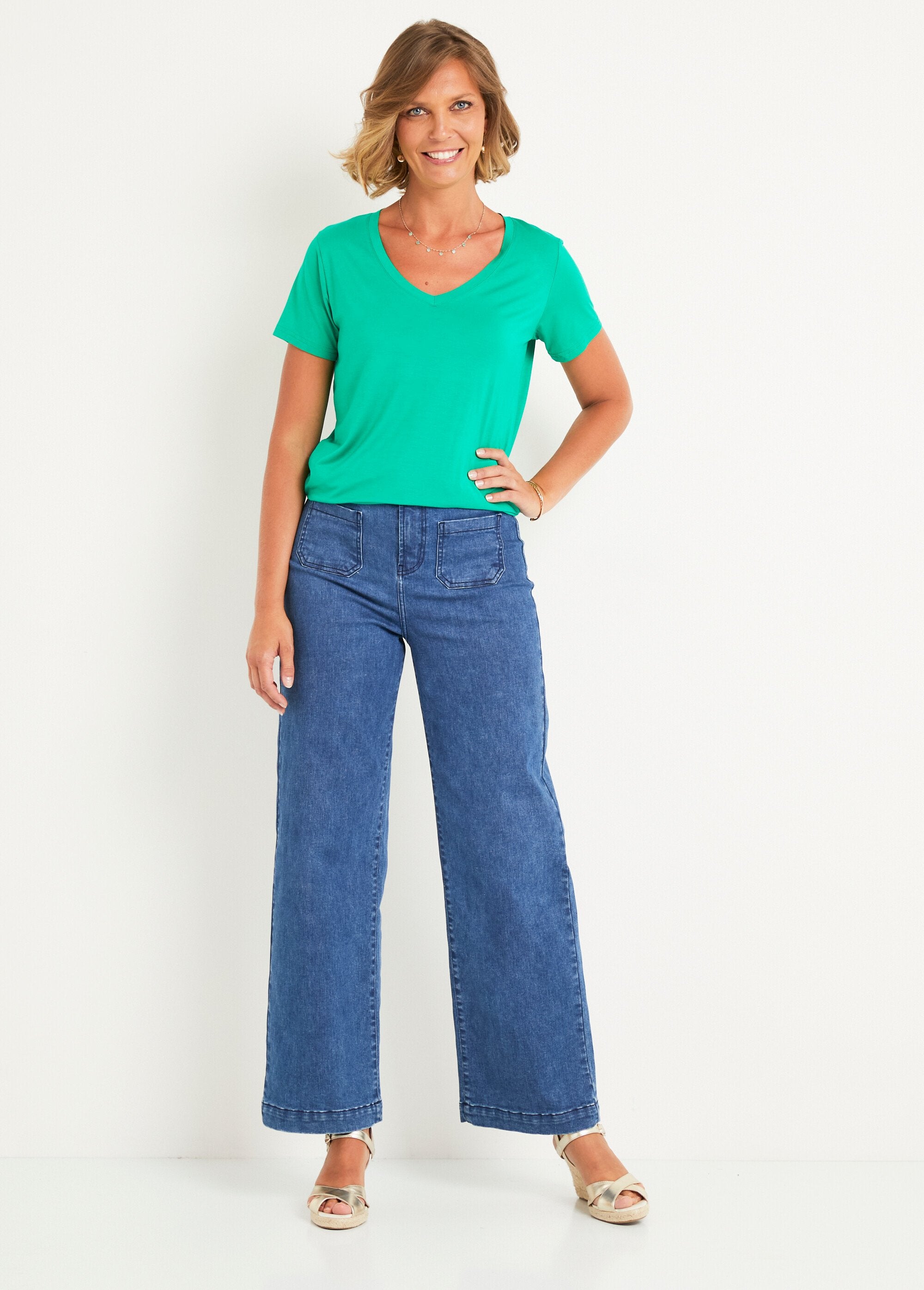 T-shirt_de_manga_curta_com_decote_em_V_Vert_vif_SF1_slim