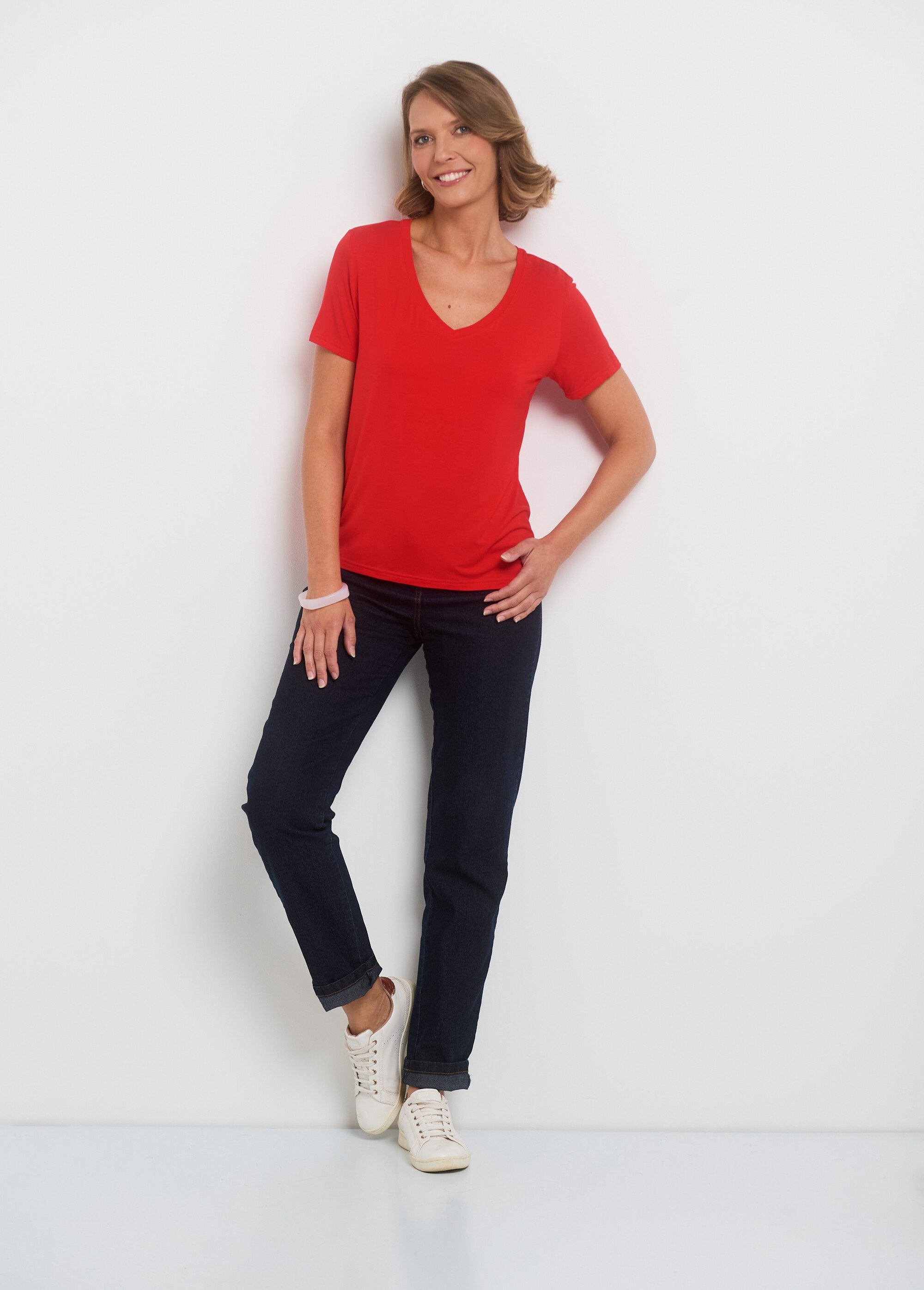 T-shirt_de_manga_curta_com_decote_em_V_Rouge_SF1_slim