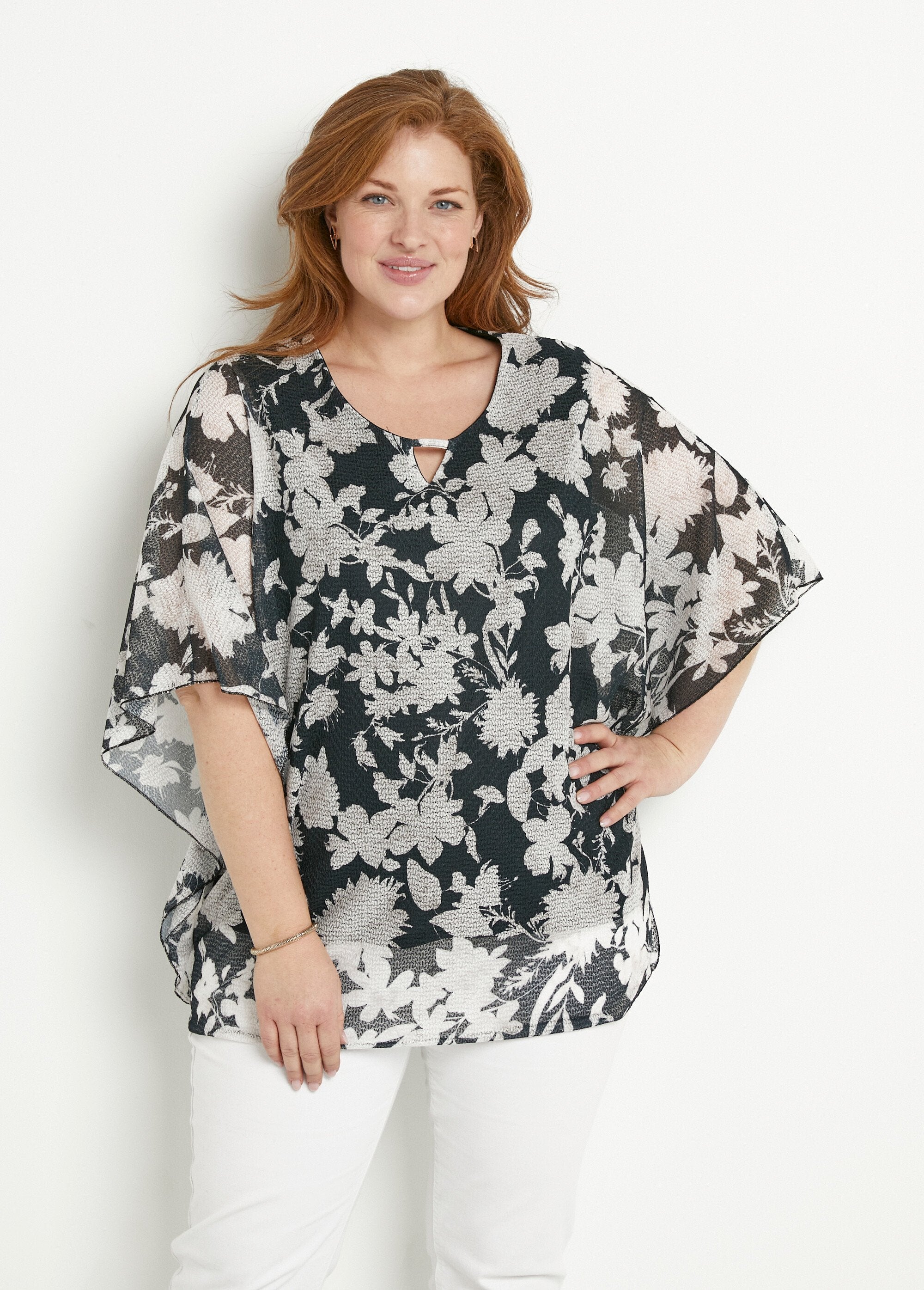 Camiseta_longa_com_manga_morcego_floral_Noir_et_ecru_FA1_curvy