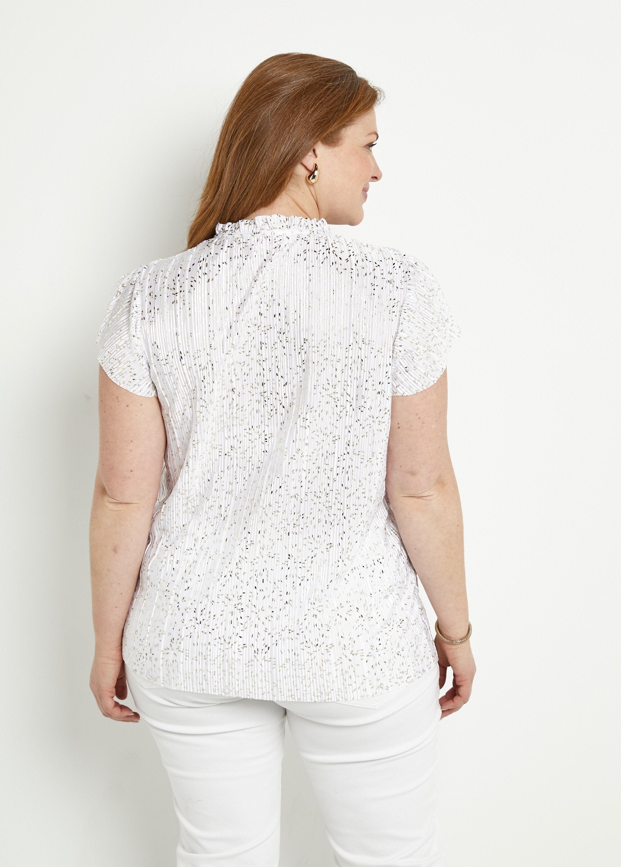 Camiseta_longa_de_manga_curta_com_estampa_dourada_Blanc_DO1_curvy