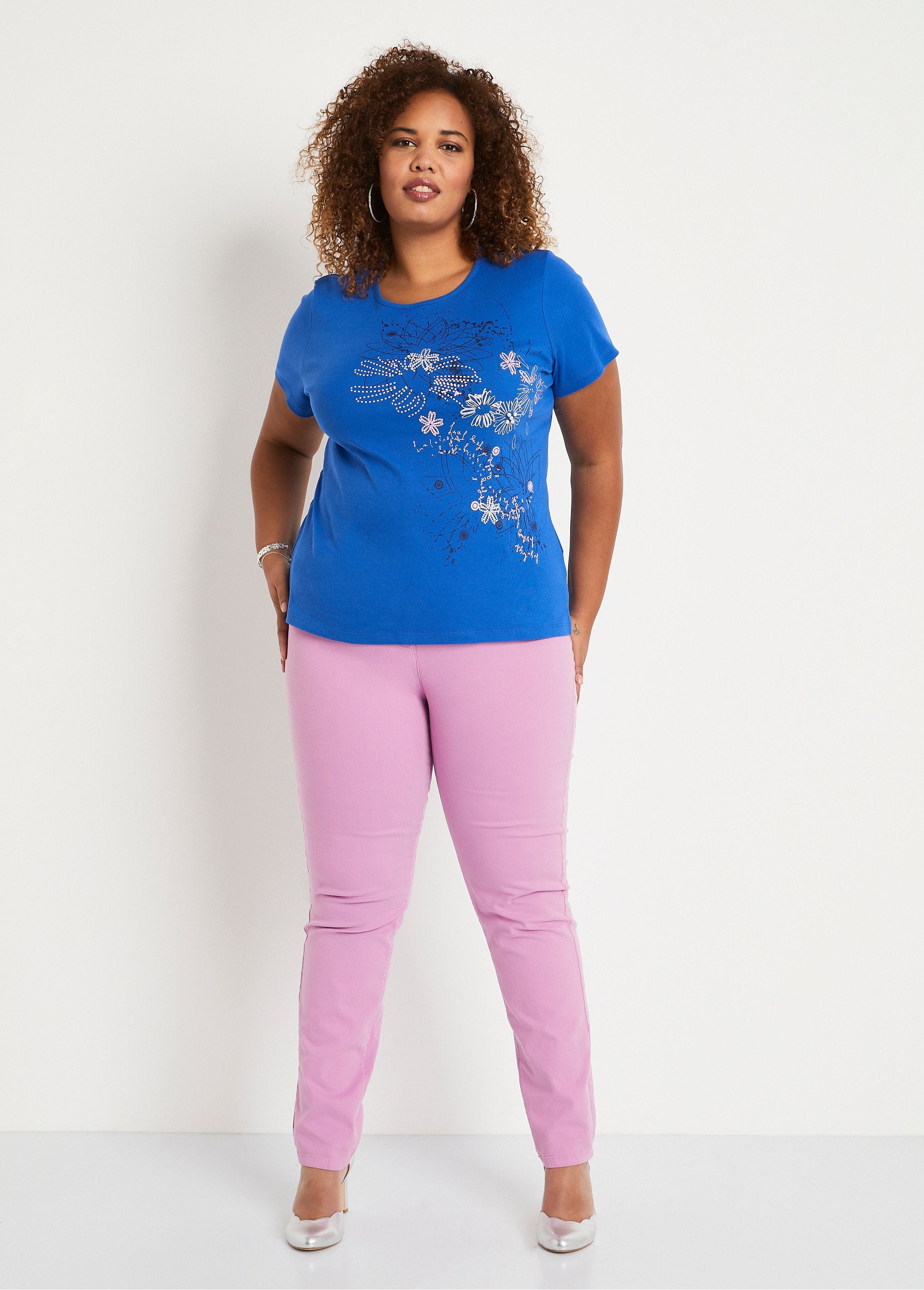 T-shirt_longa_com_estampa_floral_e_fendas_laterais_AZUL_SF1_curvy