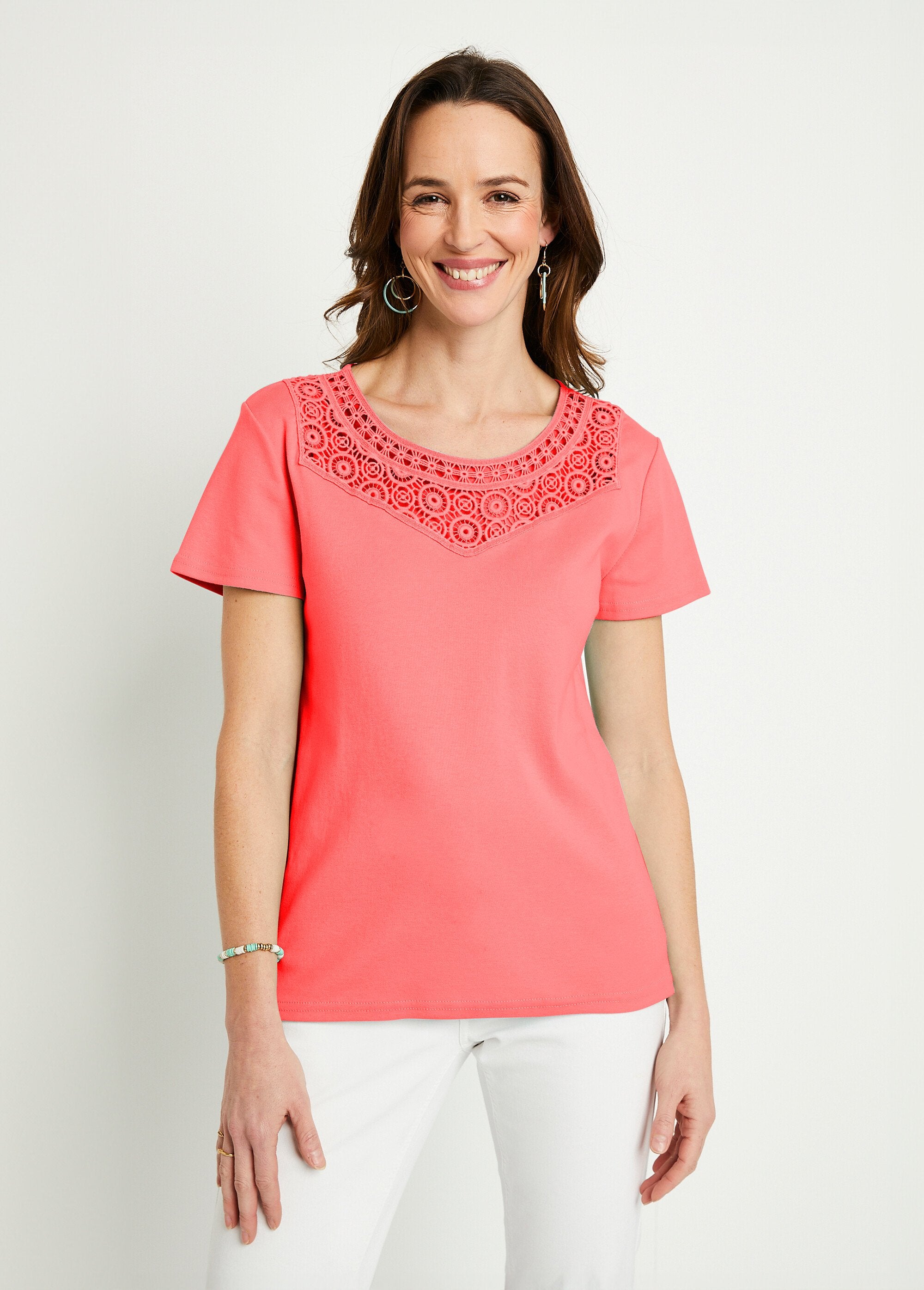 T-shirt_lisa_de_algodão_macramé_de_manga_curta_Coral_FA1_slim